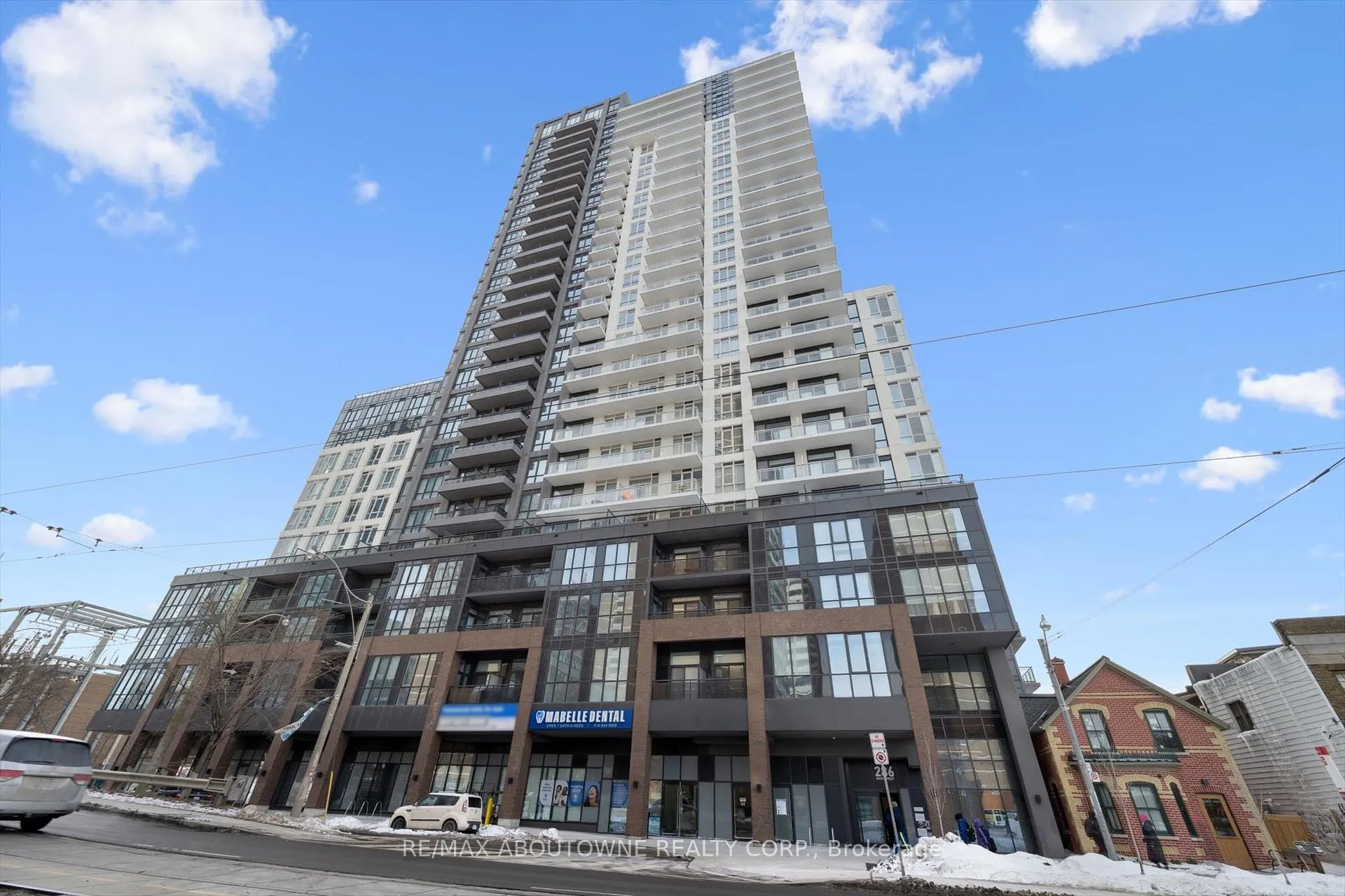 Front of Unit 802, 286 Main Street