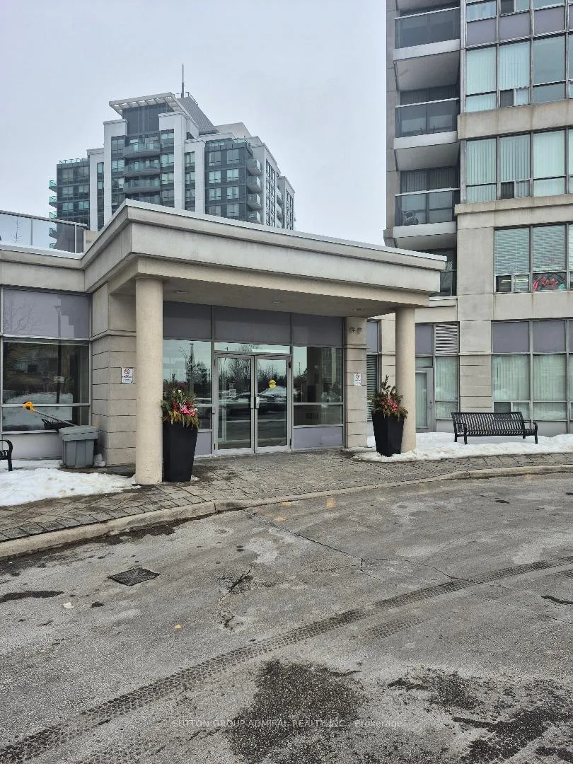 Photo 3 of Unit 802, 50 Disera Drive, Vaughan, Beverley Glen — HOMEH