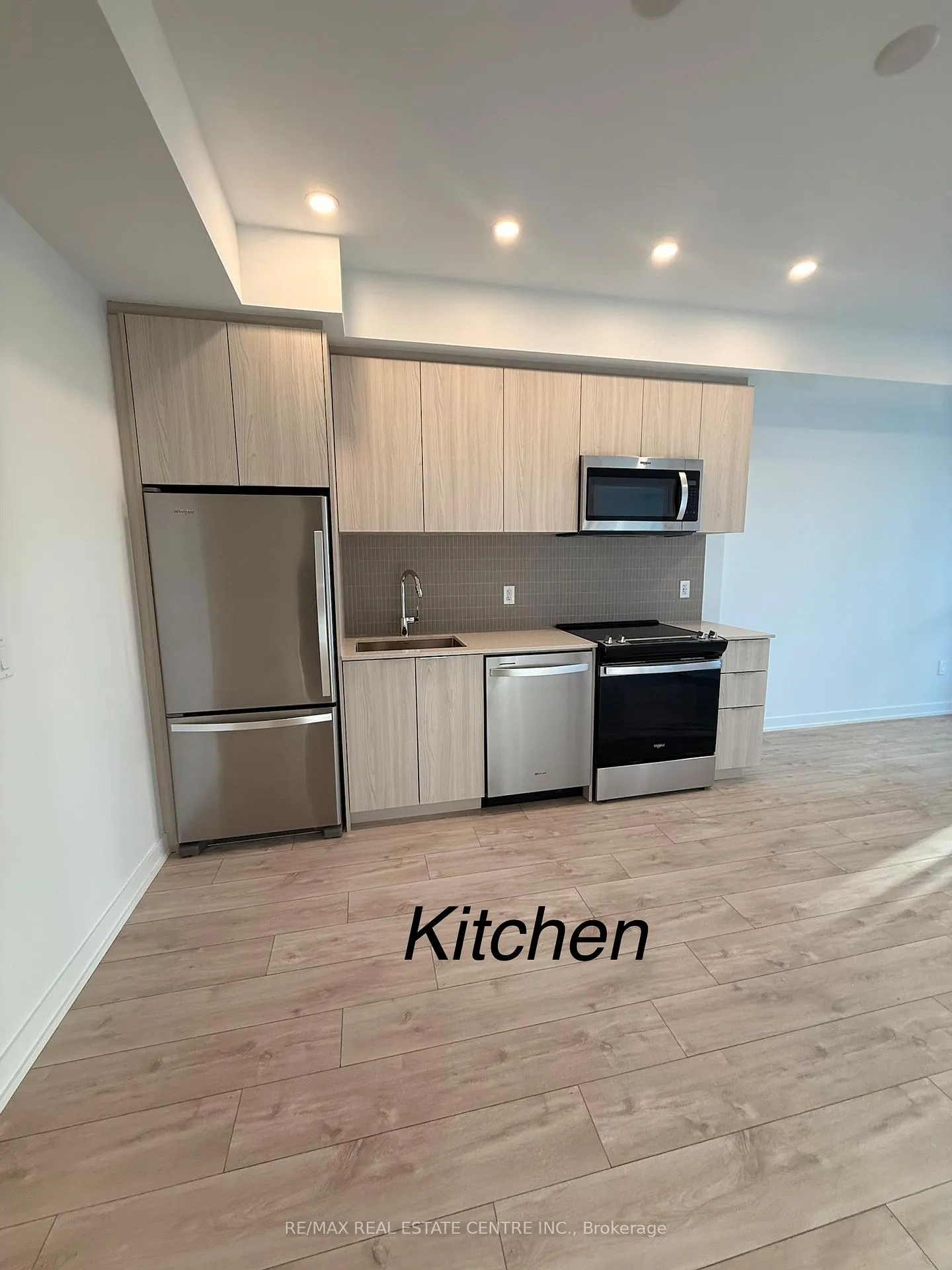 Photo 3 of 750 Whitlock Avenue, Milton, Cobban — HOMEH