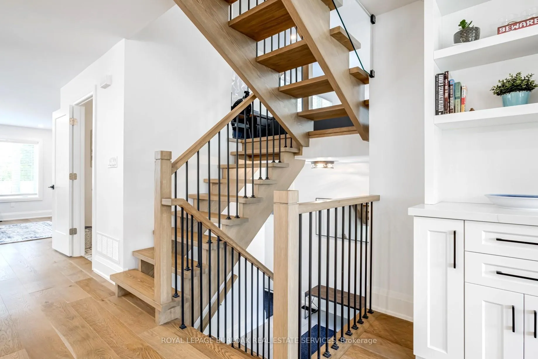 Photo 6 of 5199 Broughton Crescent, Burlington, Appleby — HOMEH
