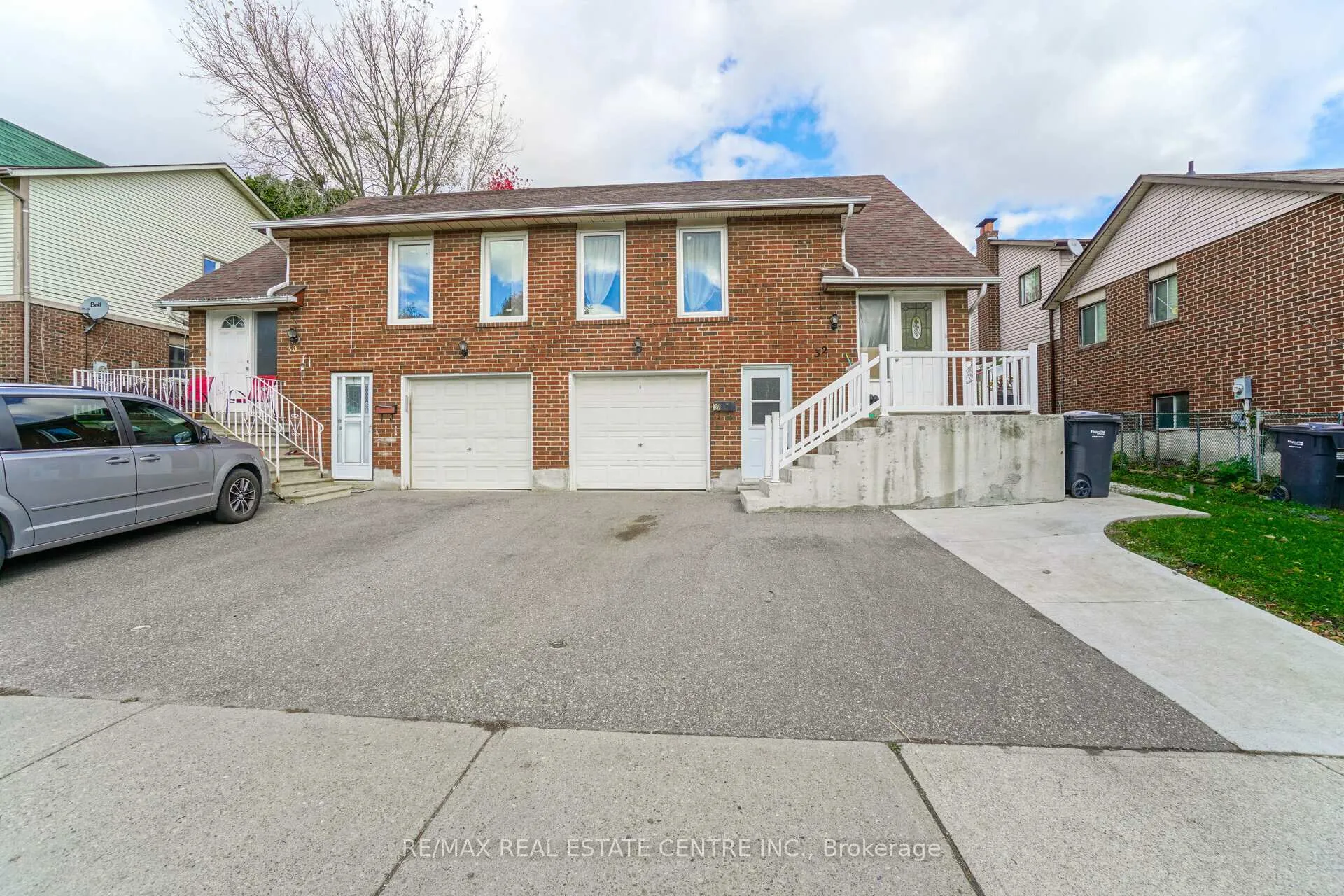 Photo 3 of Unit 2, 32 Mount pleasant Drive, Brampton, Heart Lake East — HOMEH