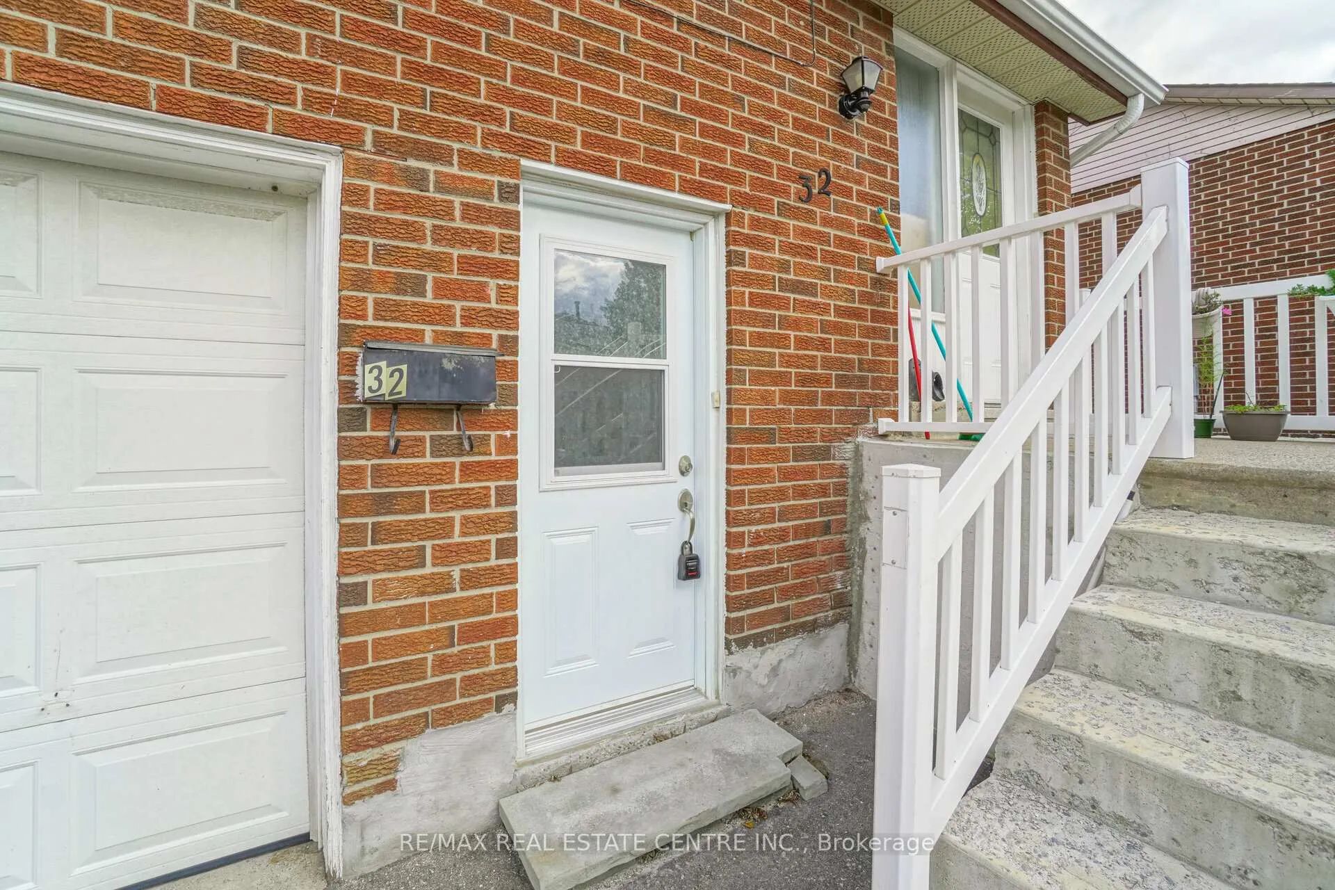 Photo 6 of Unit 2, 32 Mount pleasant Drive, Brampton, Heart Lake East — HOMEH