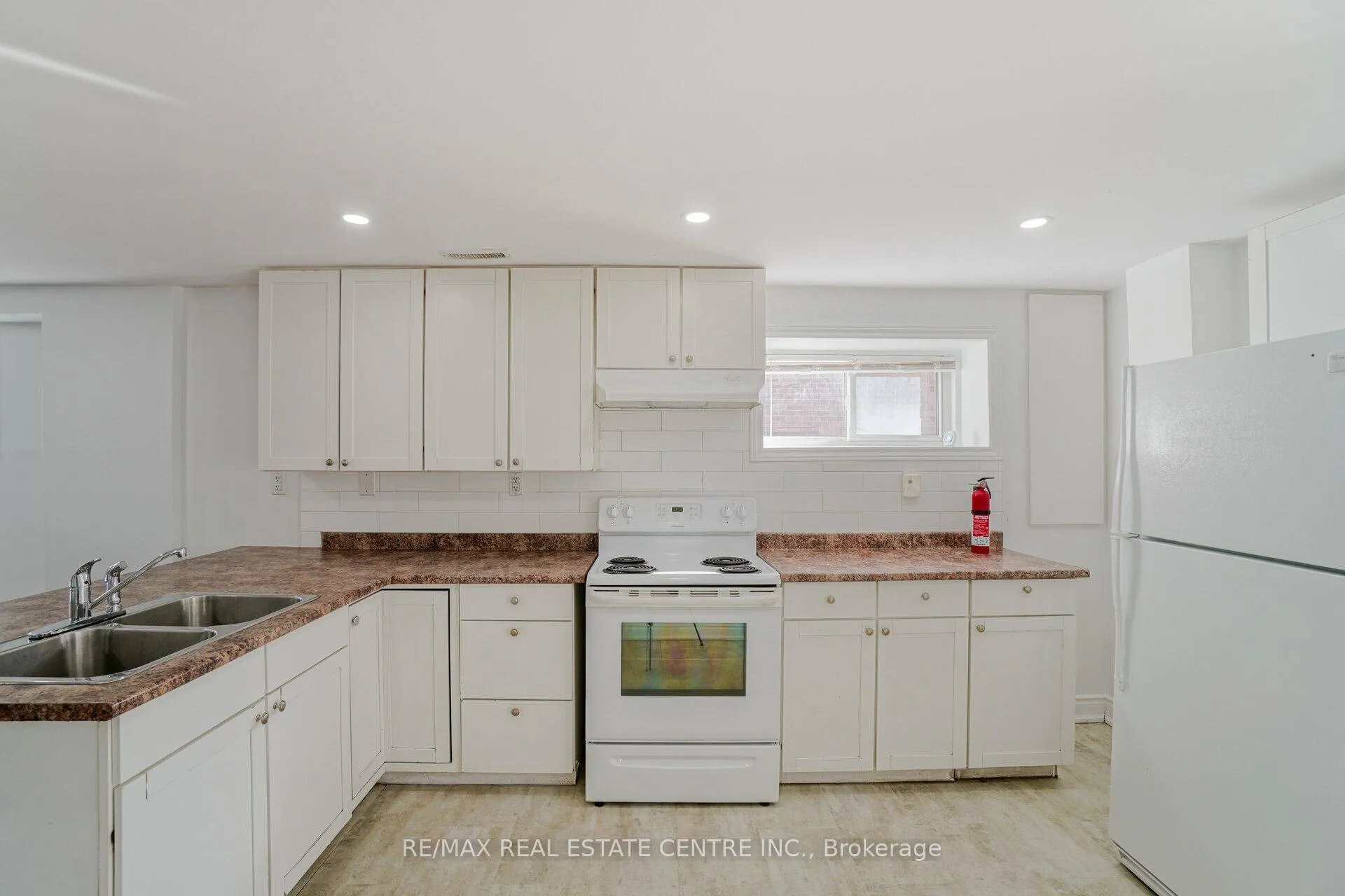Photo 9 of Unit 2, 32 Mount pleasant Drive, Brampton, Heart Lake East — HOMEH