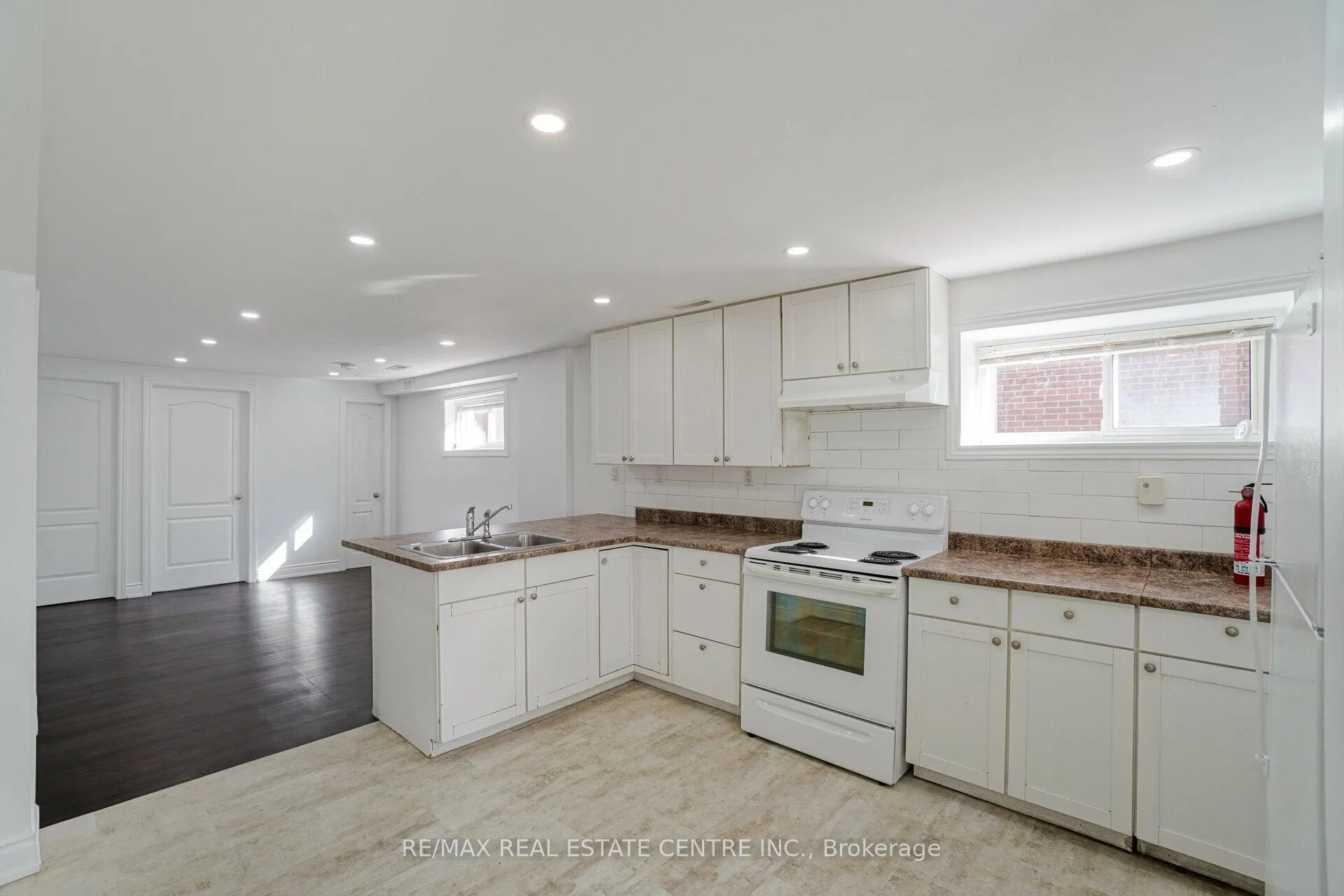 Photo 10 of Unit 2, 32 Mount pleasant Drive, Brampton, Heart Lake East — HOMEH