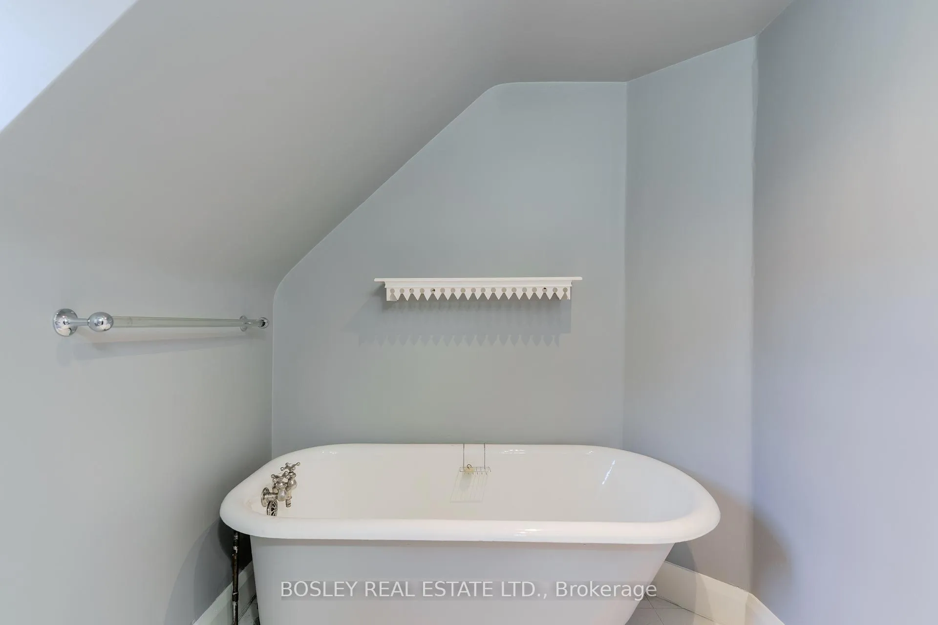Photo 35 of Unit Upper, 20 Coulson Avenue, Toronto, Forest Hill South — HOMEH