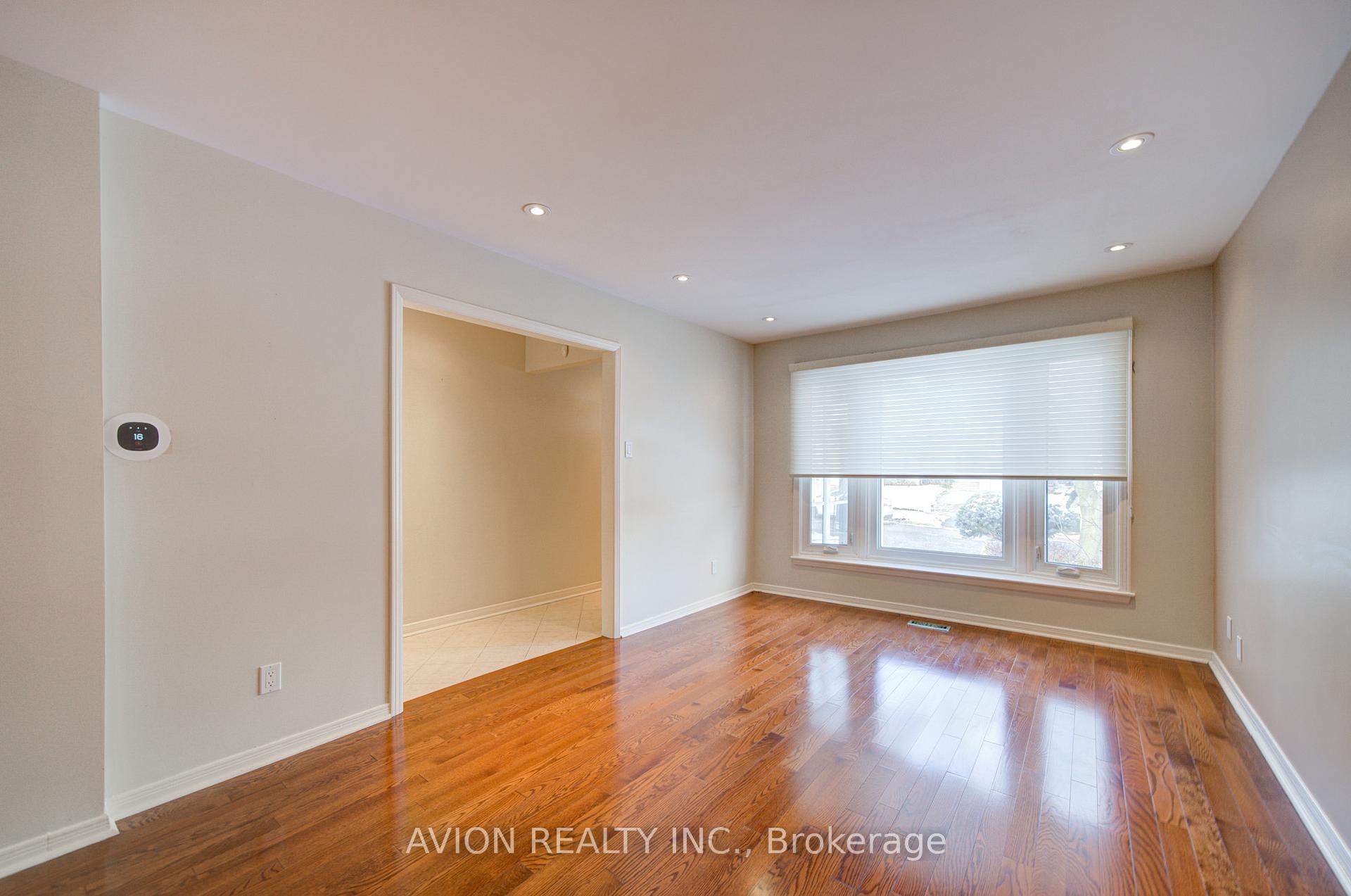 Photo 6 of 31 Charnwood Place, Markham, Aileen-Willowbrook — HOMEH