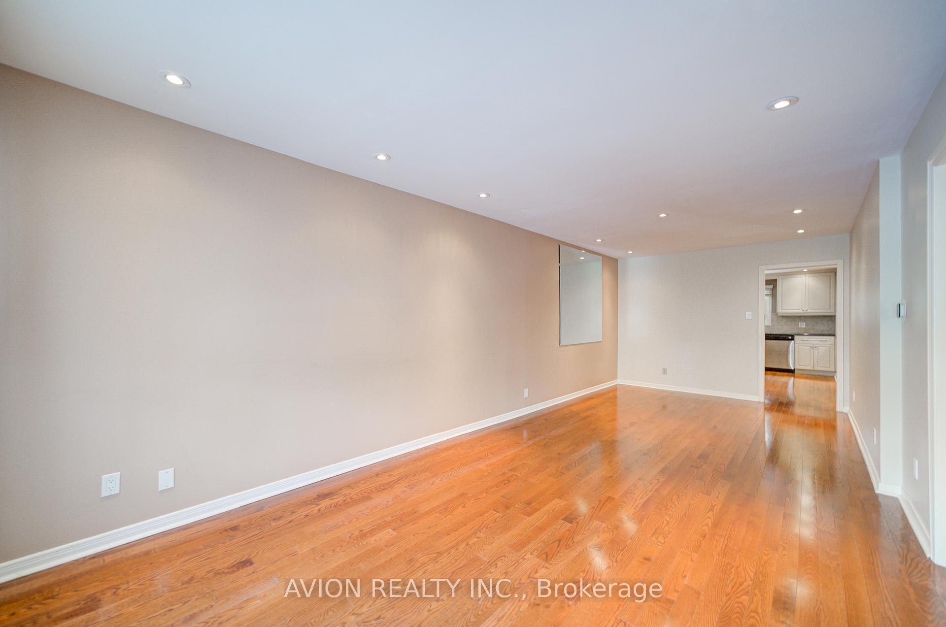 Photo 7 of 31 Charnwood Place, Markham, Aileen-Willowbrook — HOMEH