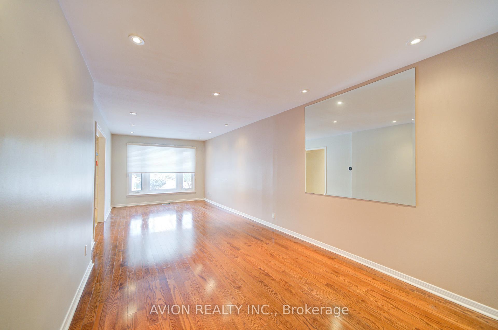 Photo 8 of 31 Charnwood Place, Markham, Aileen-Willowbrook — HOMEH