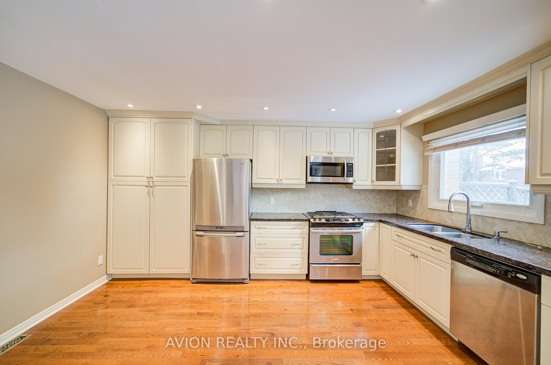 Photo 10 of 31 Charnwood Place, Markham, Aileen-Willowbrook — HOMEH