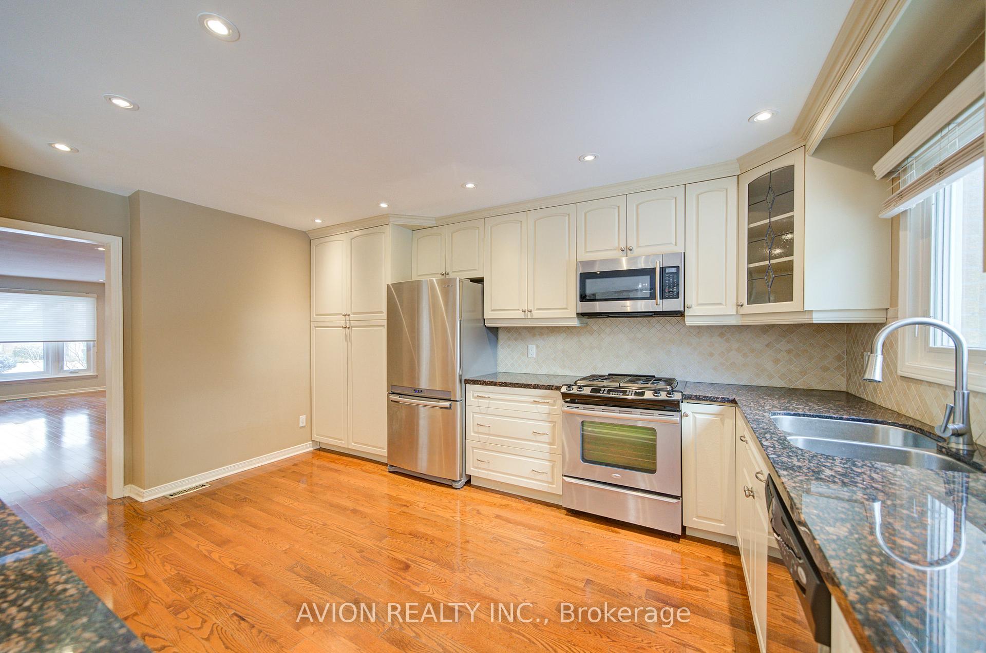 Photo 11 of 31 Charnwood Place, Markham, Aileen-Willowbrook — HOMEH