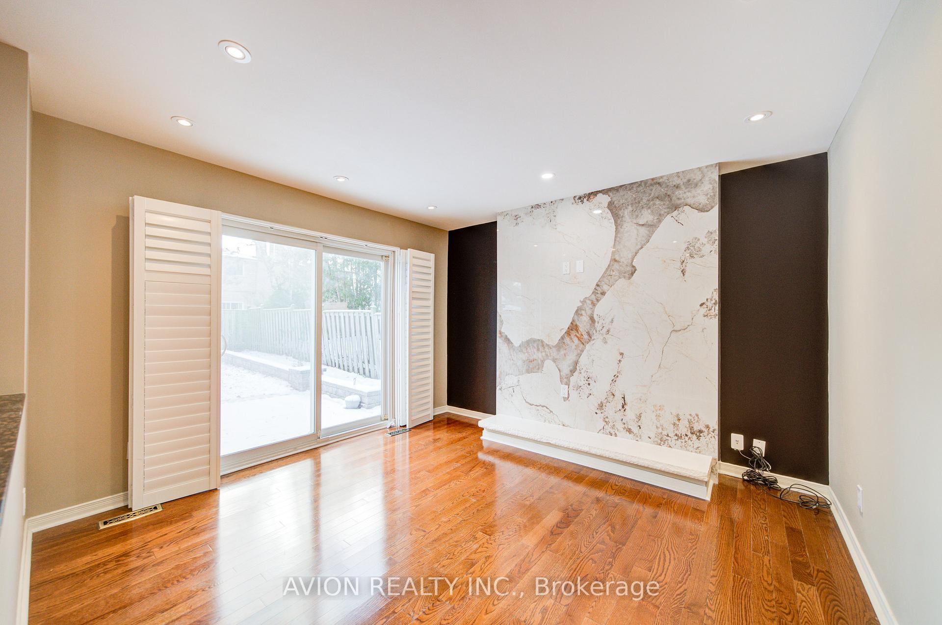 Photo 12 of 31 Charnwood Place, Markham, Aileen-Willowbrook — HOMEH