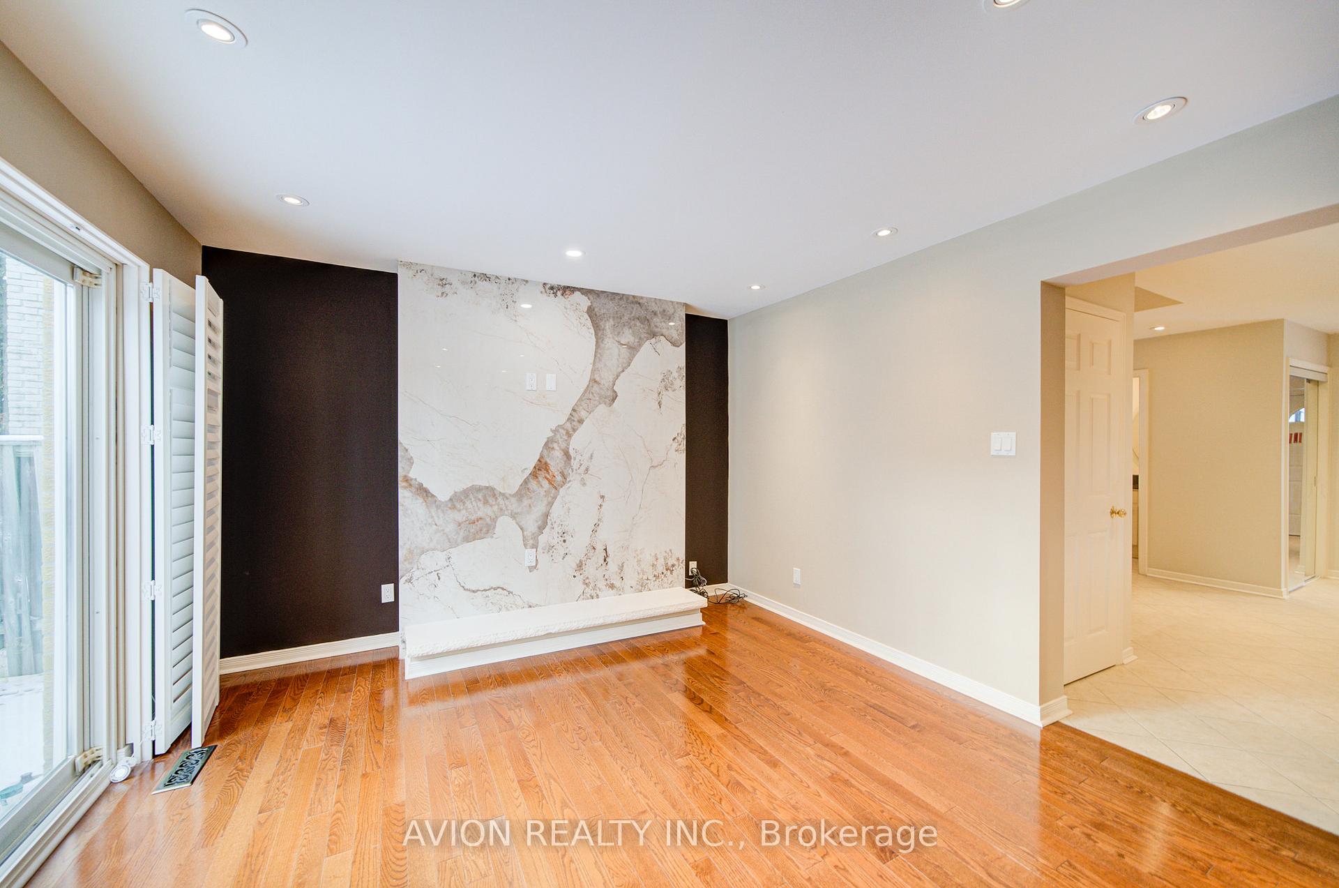 Photo 13 of 31 Charnwood Place, Markham, Aileen-Willowbrook — HOMEH