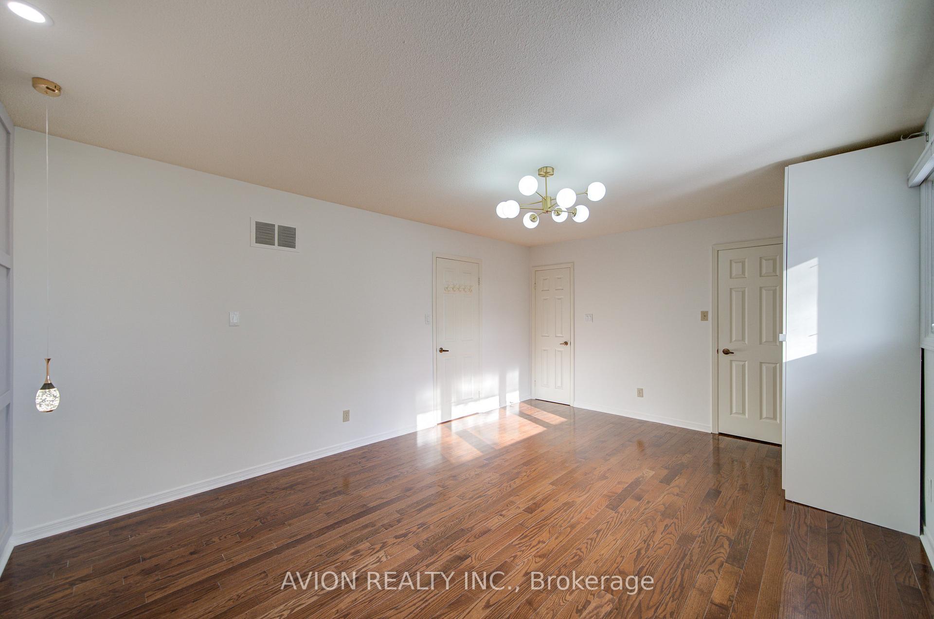 Photo 21 of 31 Charnwood Place, Markham, Aileen-Willowbrook — HOMEH
