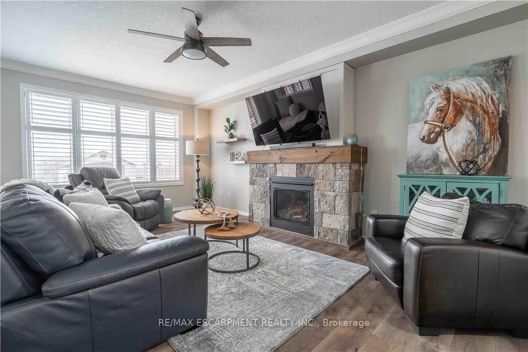 Photo 5 of 115 Larry Crescent, Haldimand — HOMEH