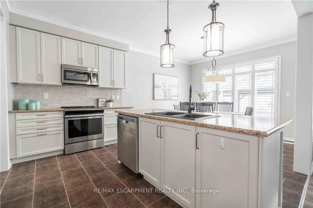 Photo 10 of 115 Larry Crescent, Haldimand — HOMEH