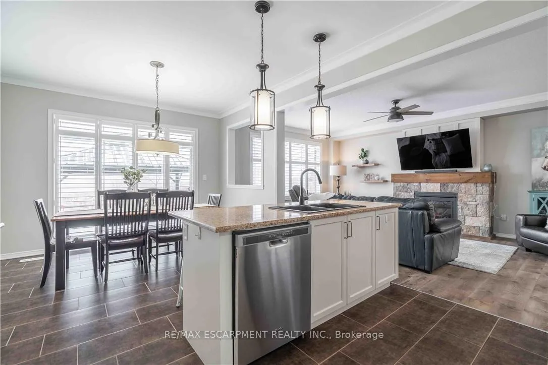 Photo 11 of 115 Larry Crescent, Haldimand — HOMEH