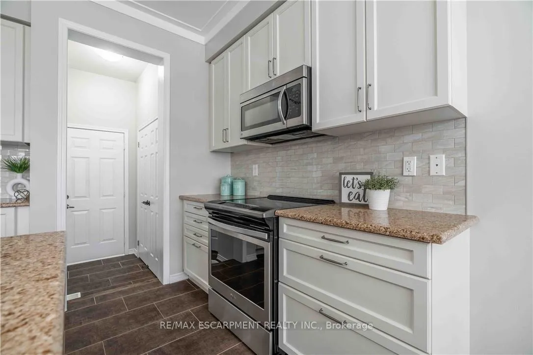 Photo 13 of 115 Larry Crescent, Haldimand — HOMEH