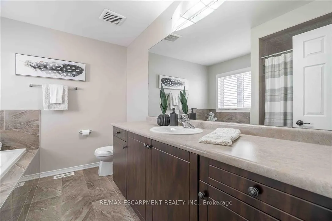 Photo 25 of 115 Larry Crescent, Haldimand — HOMEH