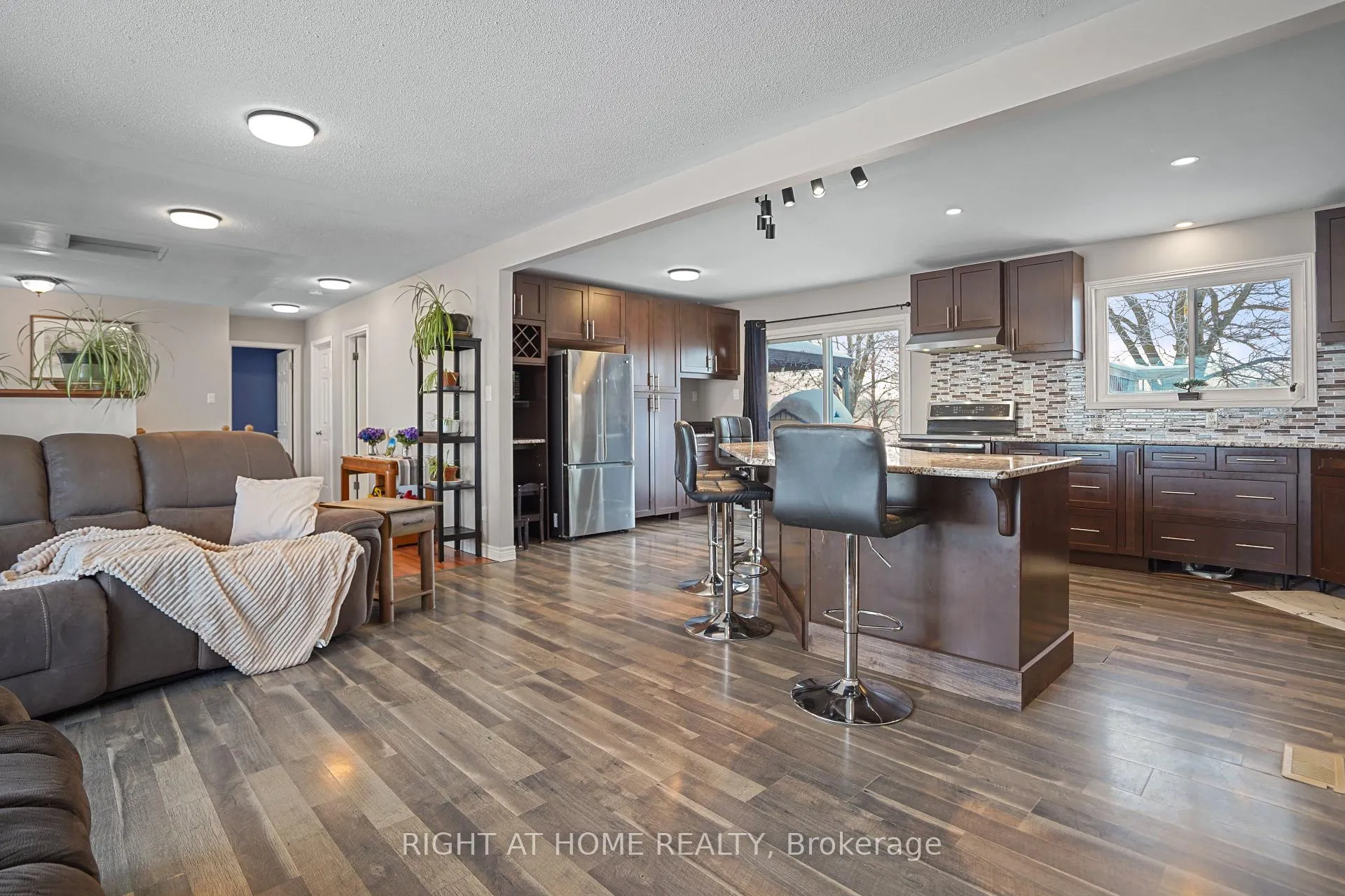 Photo 6 of 4021 Line 56 E, Perth East, Ellice — HOMEH