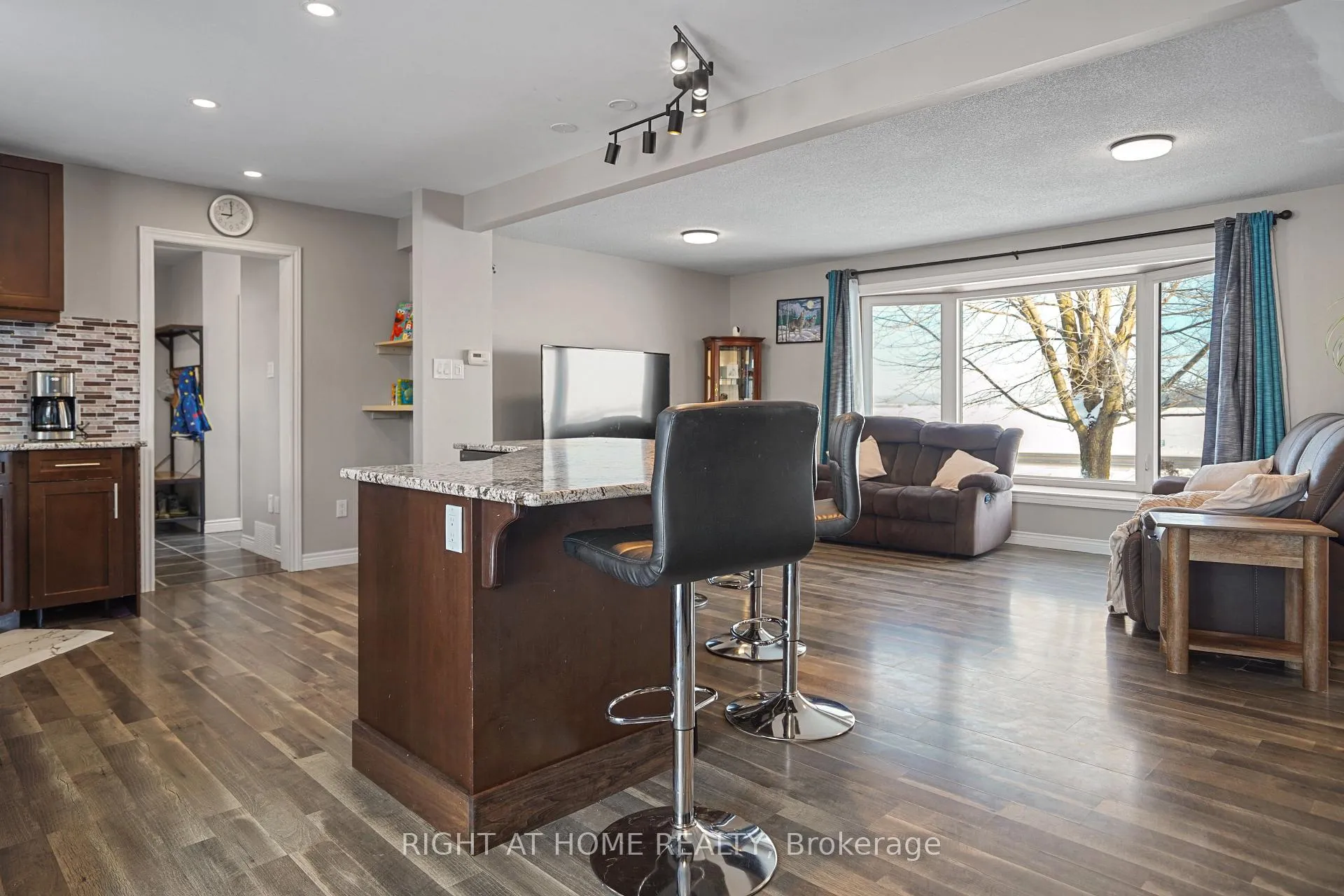 Photo 10 of 4021 Line 56 E, Perth East, Ellice — HOMEH