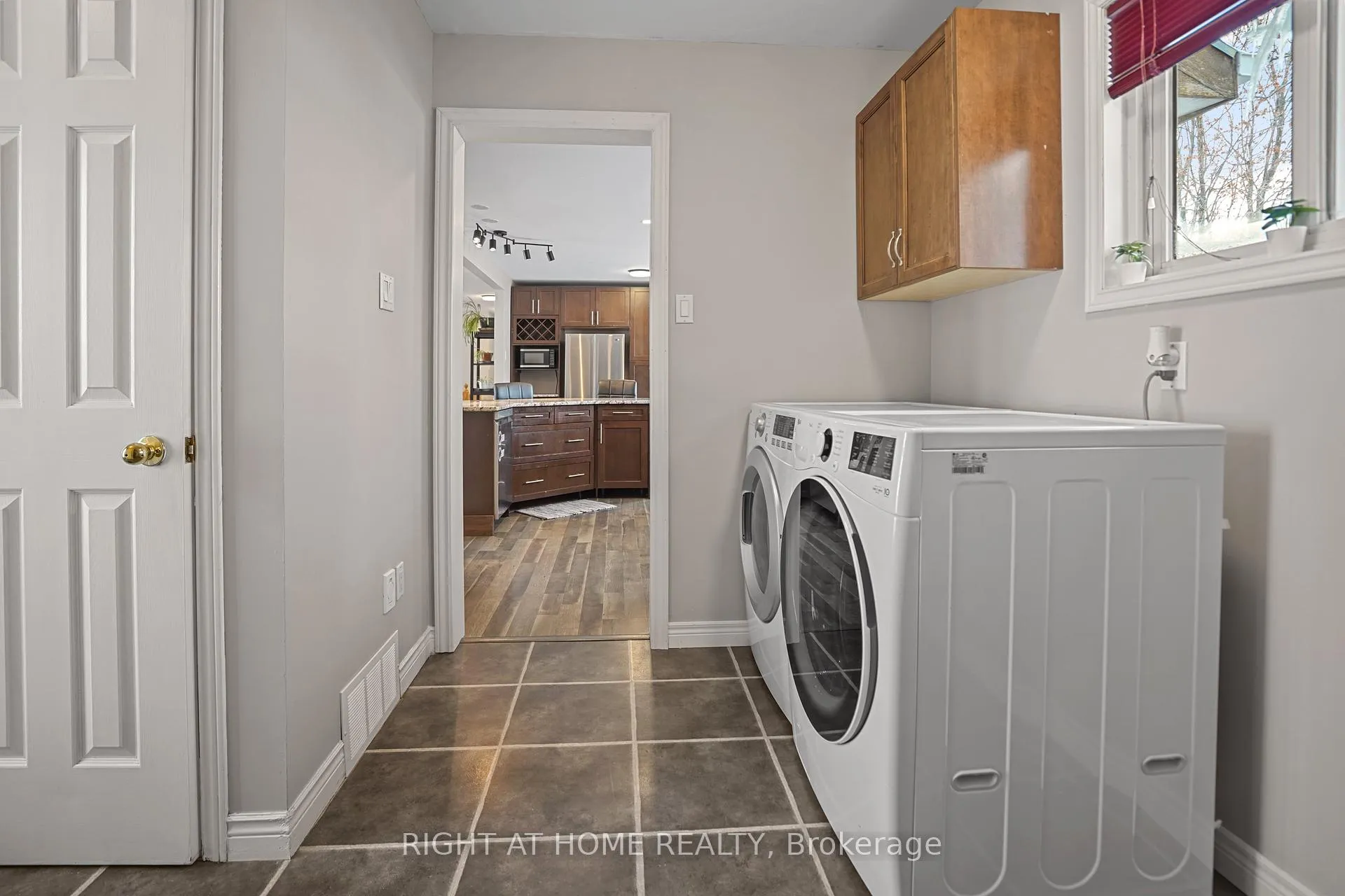 Photo 16 of 4021 Line 56 E, Perth East, Ellice — HOMEH