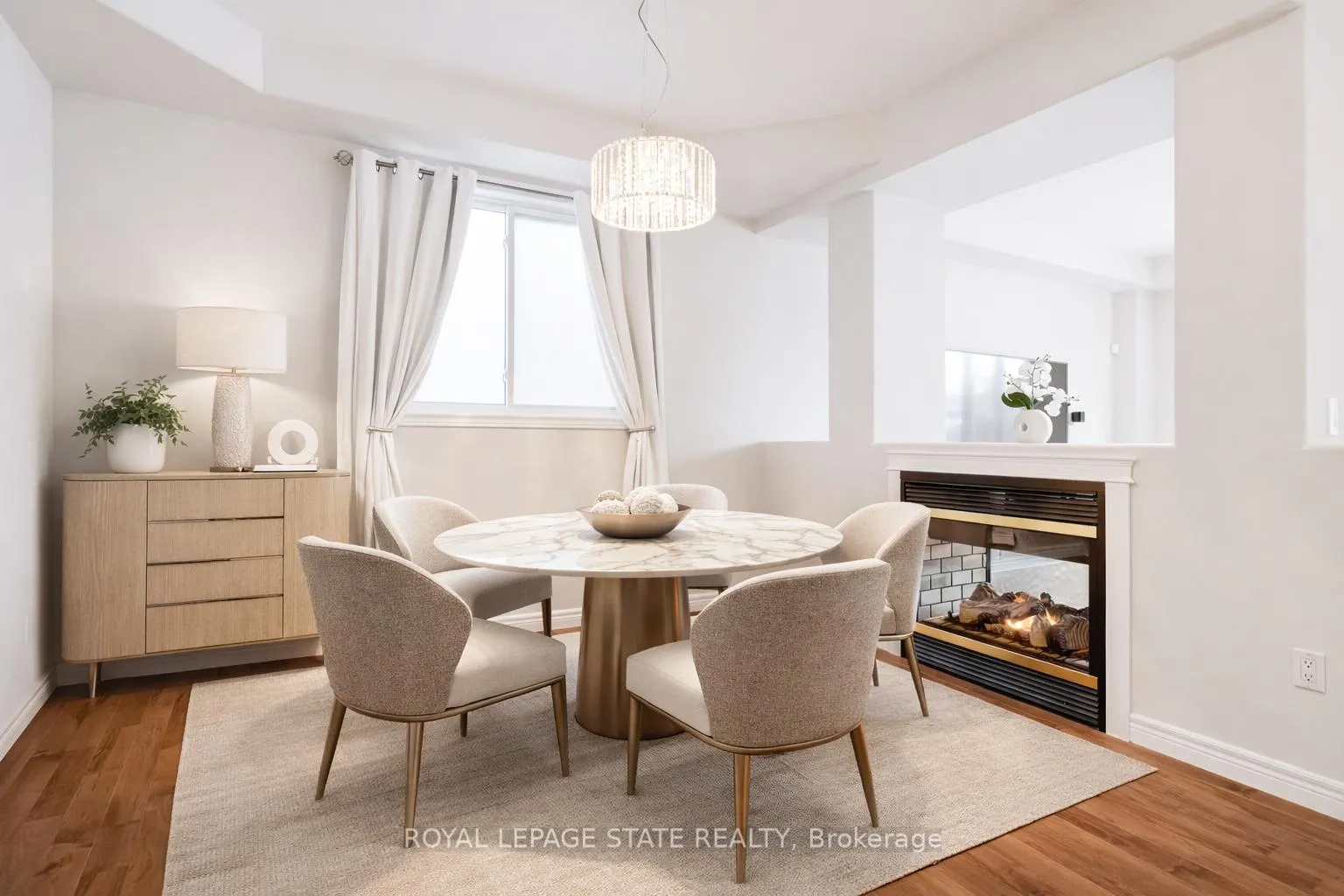 Photo 4 of 114 Armour Crescent, Hamilton, Meadowlands — HOMEH