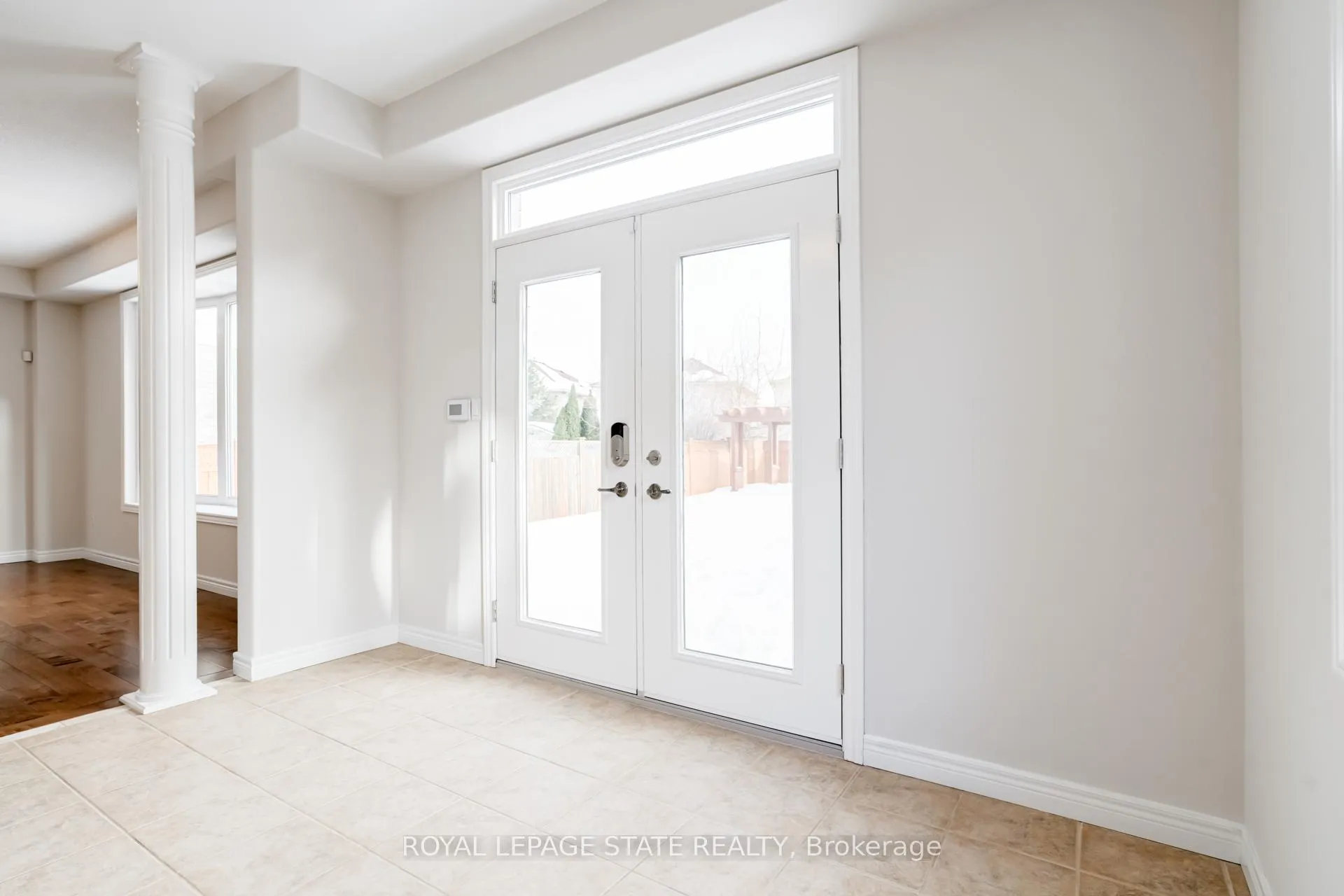 Photo 17 of 114 Armour Crescent, Hamilton, Meadowlands — HOMEH