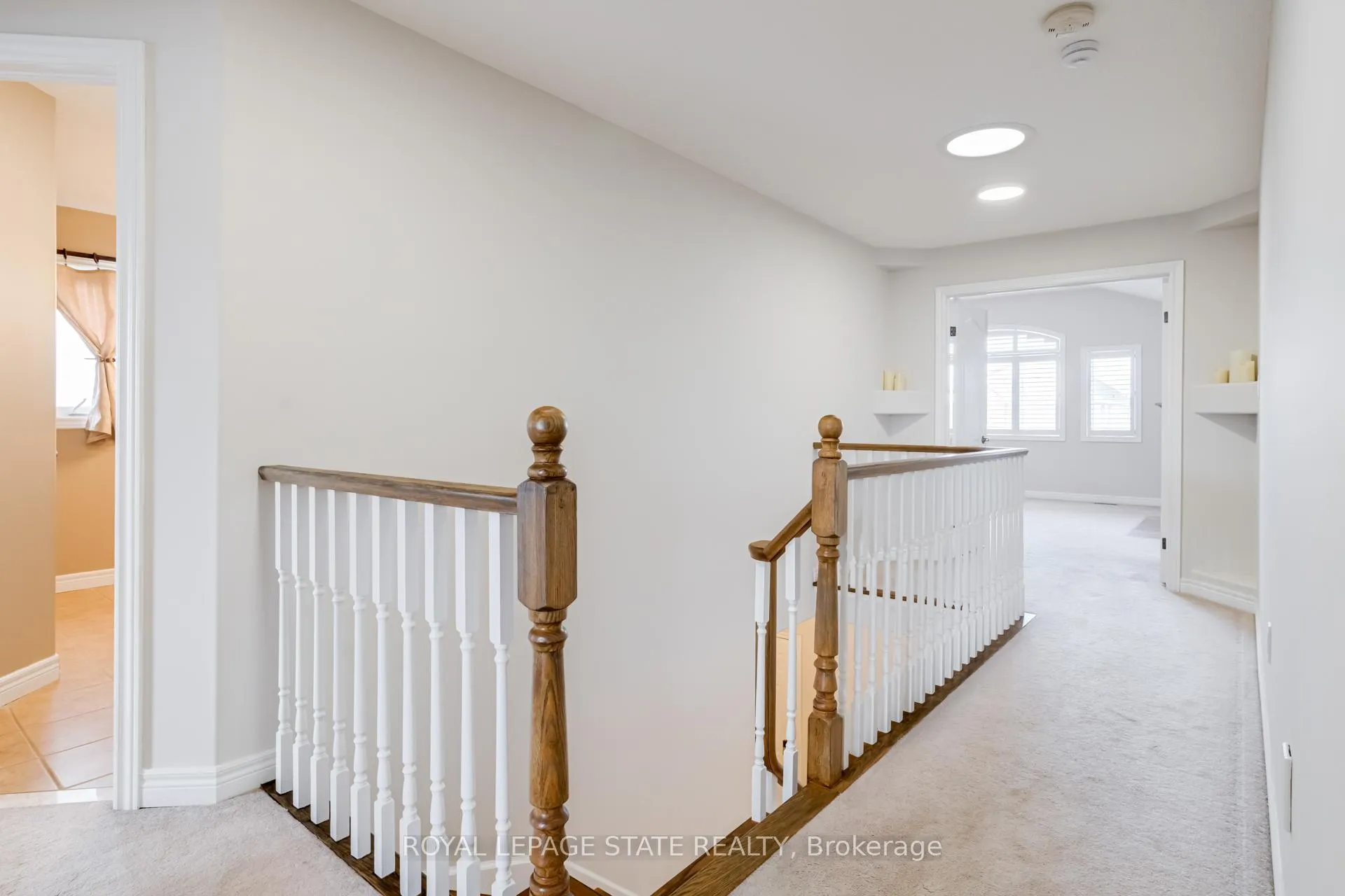 Photo 21 of 114 Armour Crescent, Hamilton, Meadowlands — HOMEH
