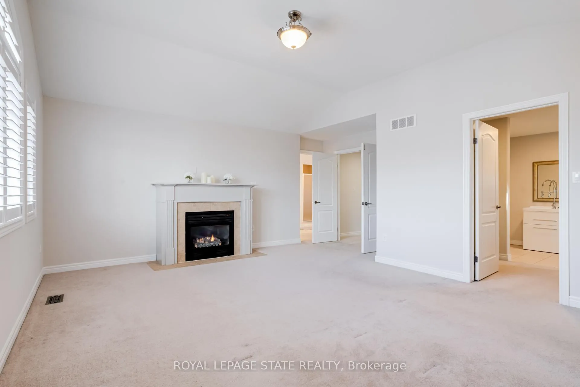 Photo 24 of 114 Armour Crescent, Hamilton, Meadowlands — HOMEH