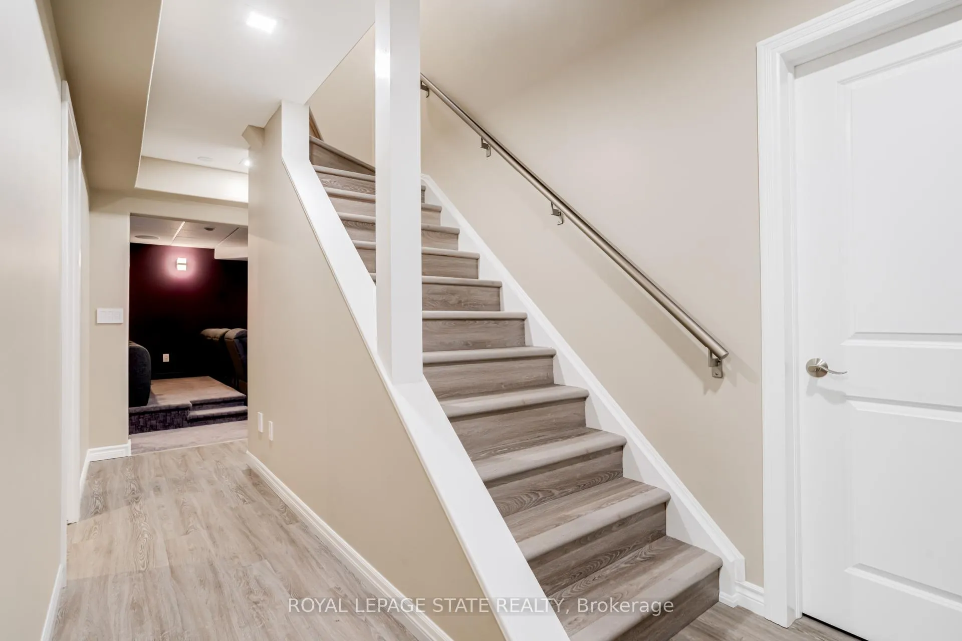 Photo 36 of 114 Armour Crescent, Hamilton, Meadowlands — HOMEH