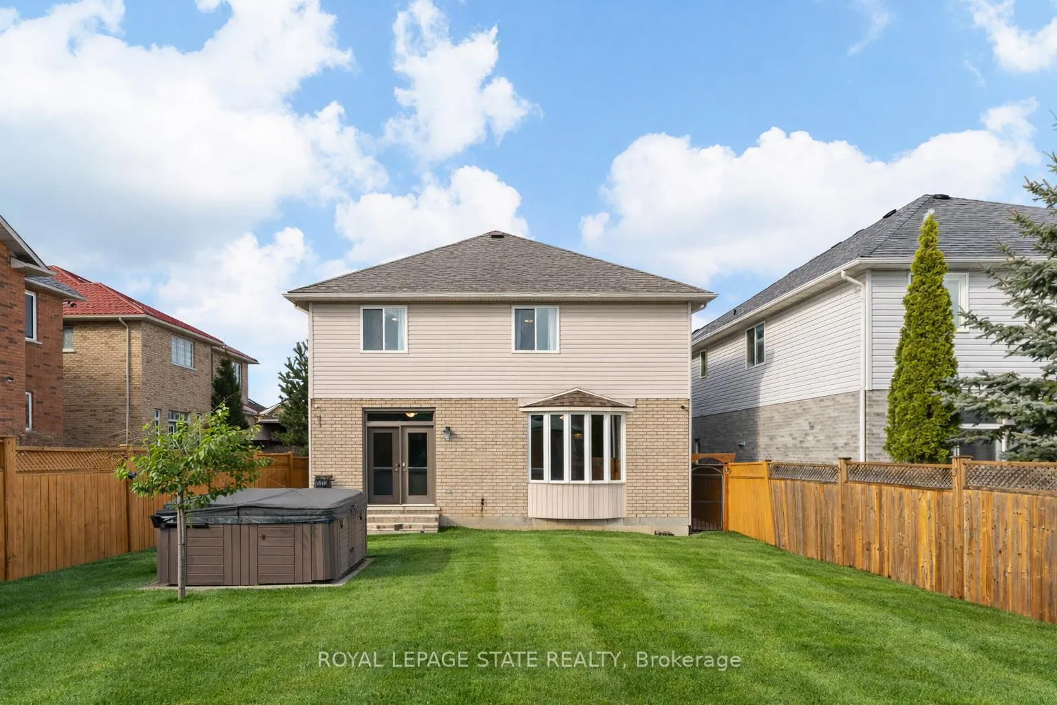 Photo 47 of 114 Armour Crescent, Hamilton, Meadowlands — HOMEH