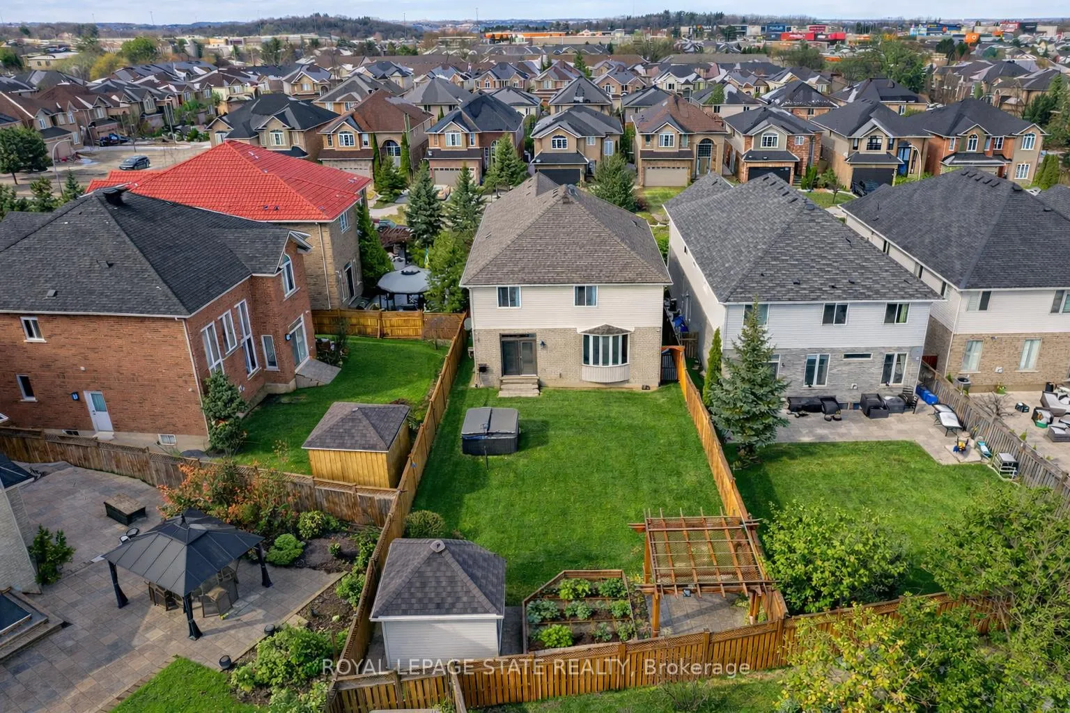 Photo 50 of 114 Armour Crescent, Hamilton, Meadowlands — HOMEH