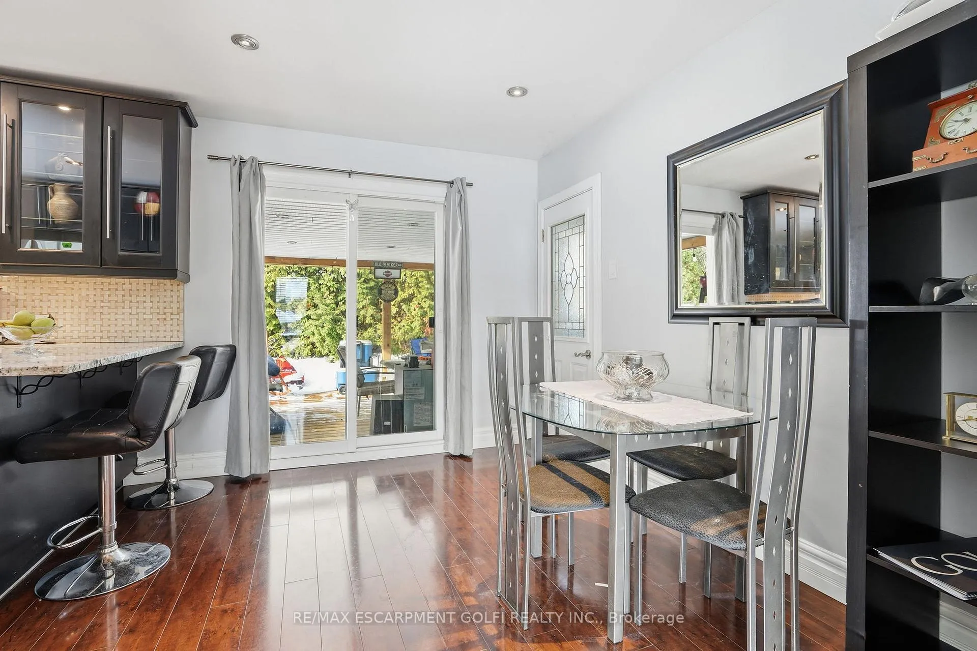 Photo 10 of 7 Piott Court, Hamilton, Stoney Creek — HOMEH