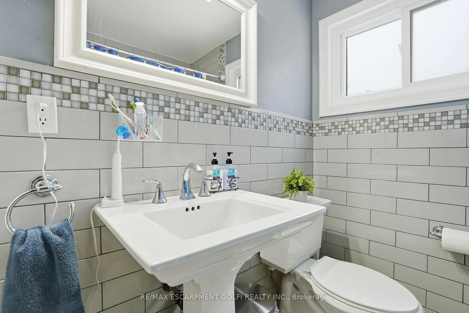 Photo 19 of 7 Piott Court, Hamilton, Stoney Creek — HOMEH