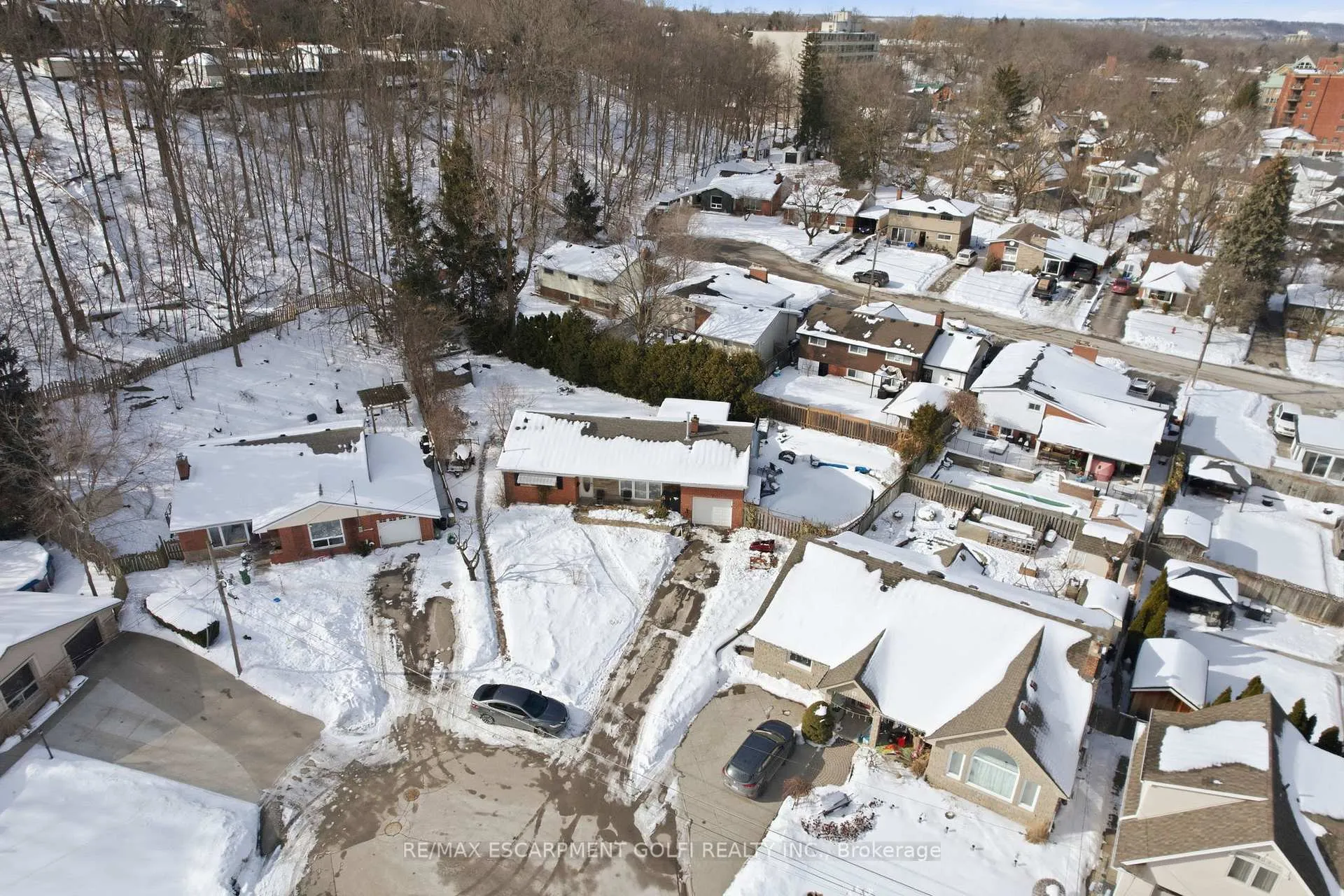 Photo 32 of 7 Piott Court, Hamilton, Stoney Creek — HOMEH