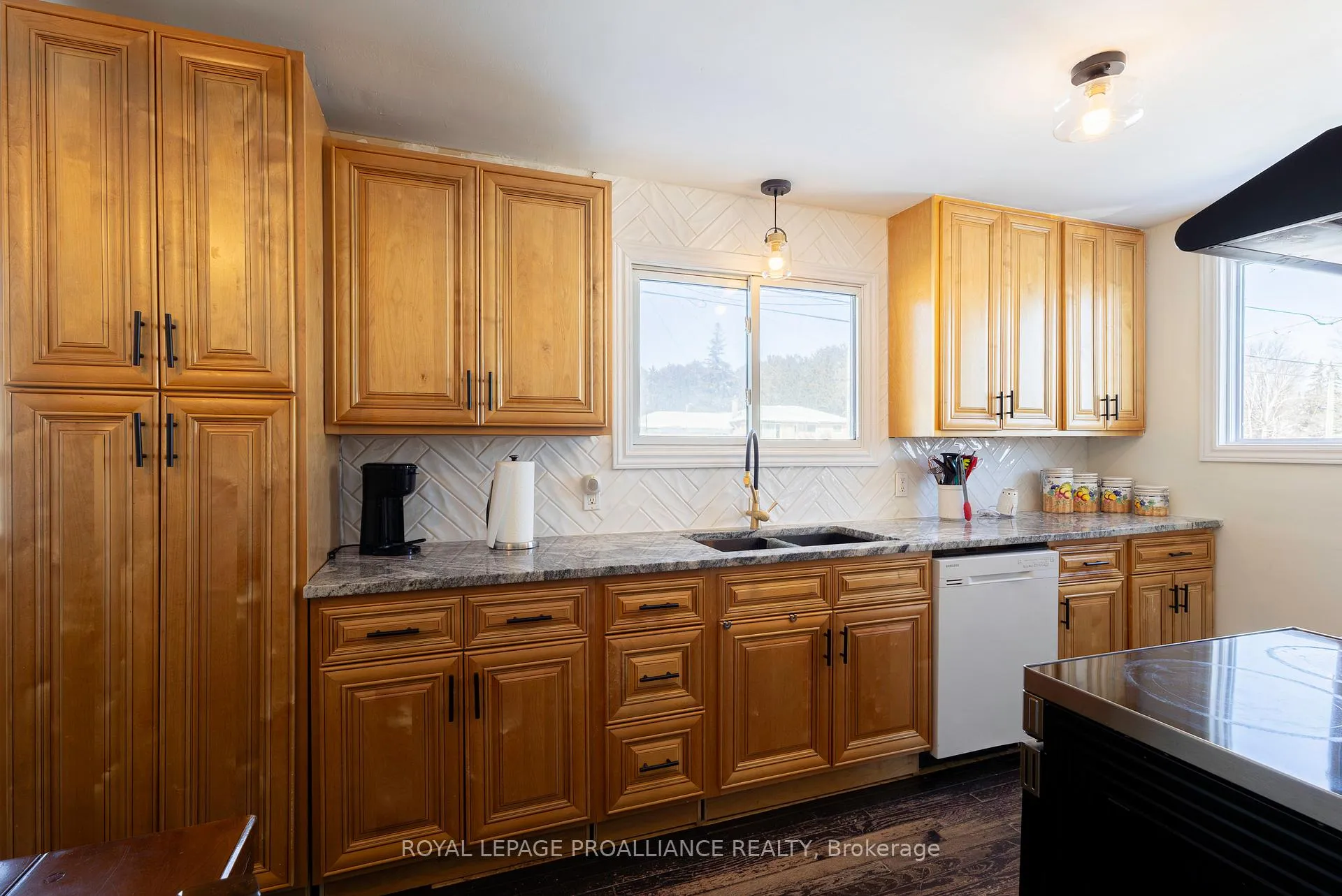 Photo 6 of 26 Cloverleaf Drive, Belleville, Thurlow Ward — HOMEH