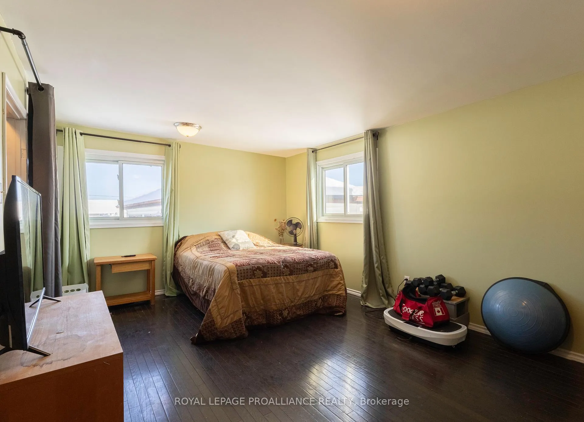 Photo 10 of 26 Cloverleaf Drive, Belleville, Thurlow Ward — HOMEH