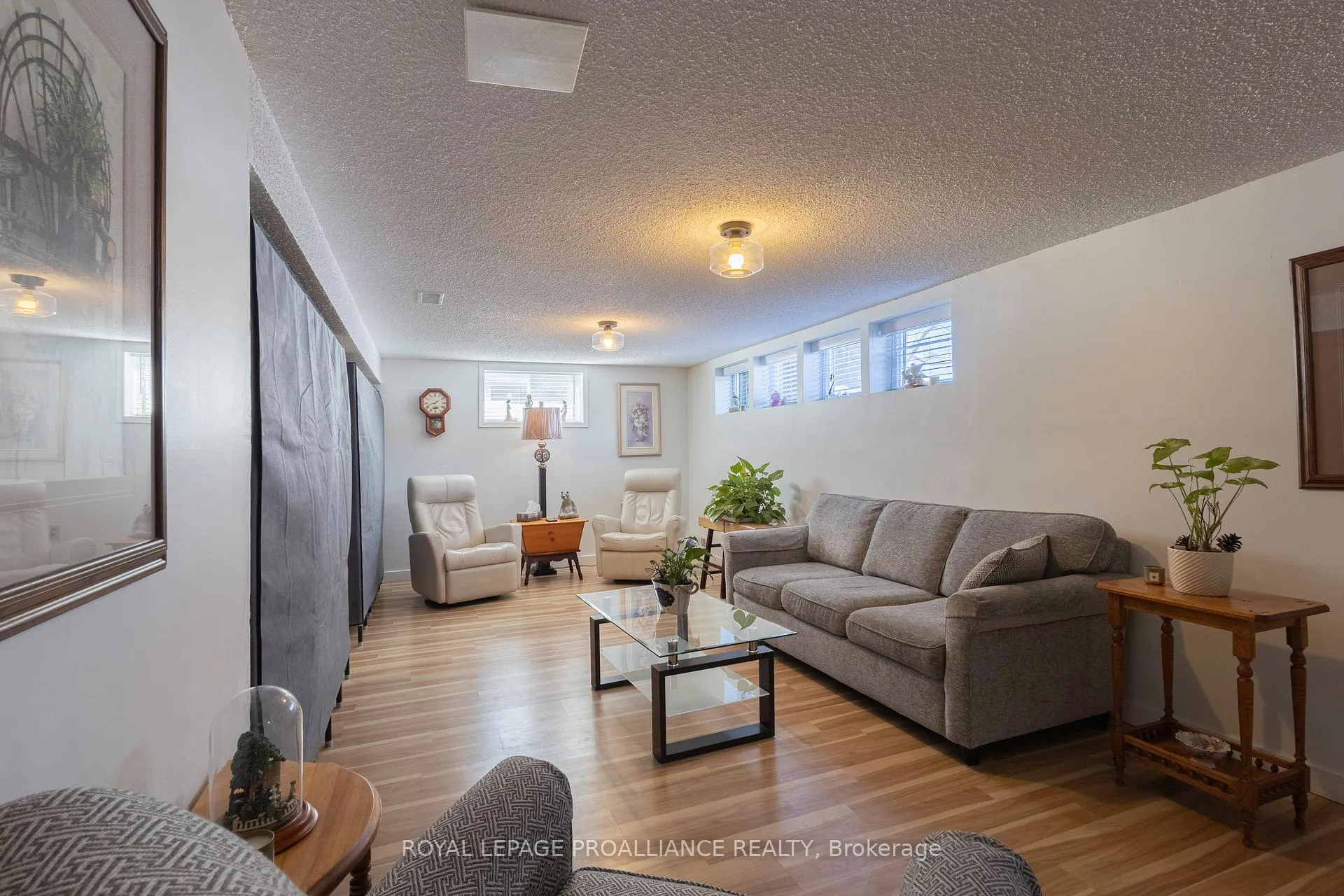 Photo 12 of 26 Cloverleaf Drive, Belleville, Thurlow Ward — HOMEH