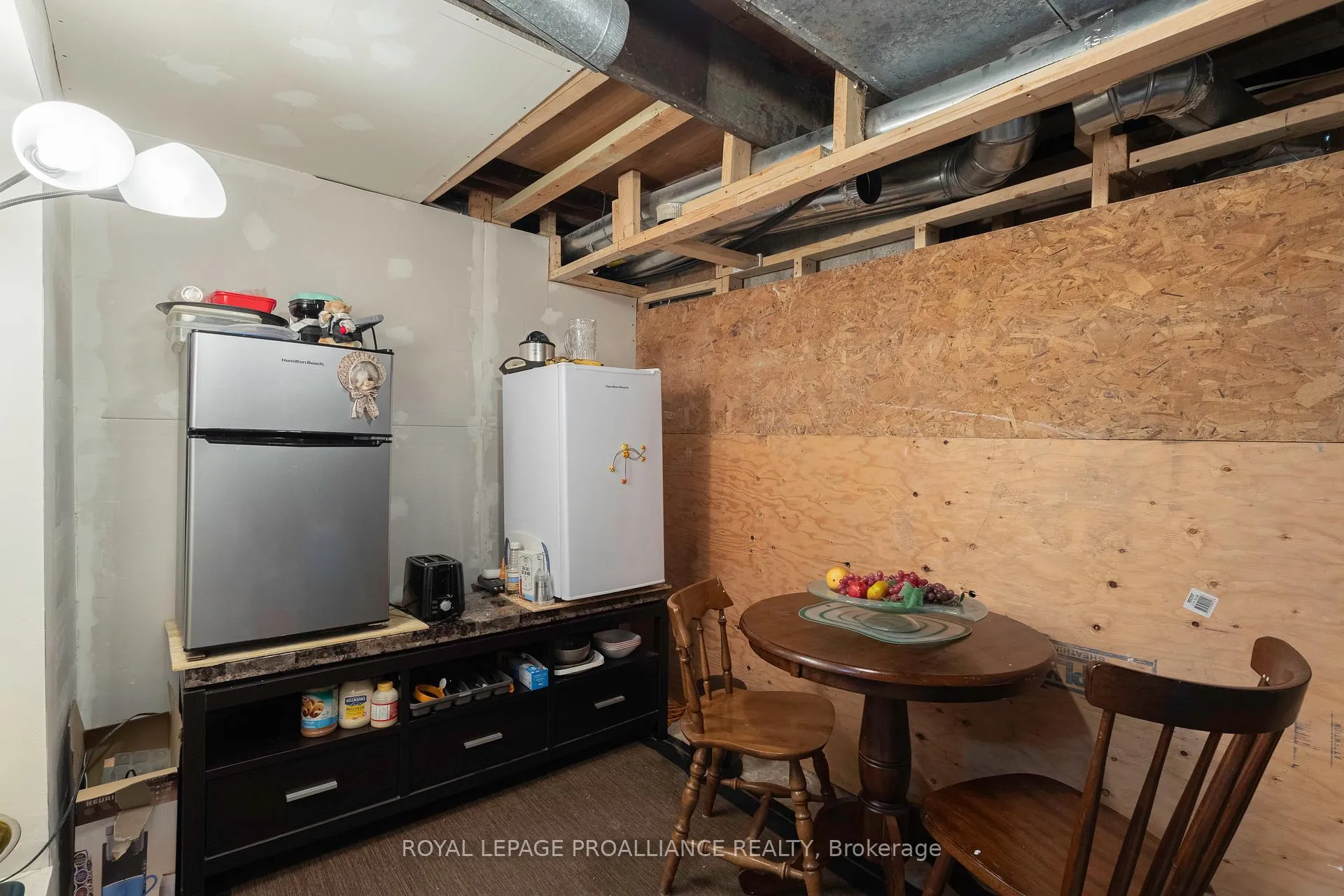 Photo 18 of 26 Cloverleaf Drive, Belleville, Thurlow Ward — HOMEH