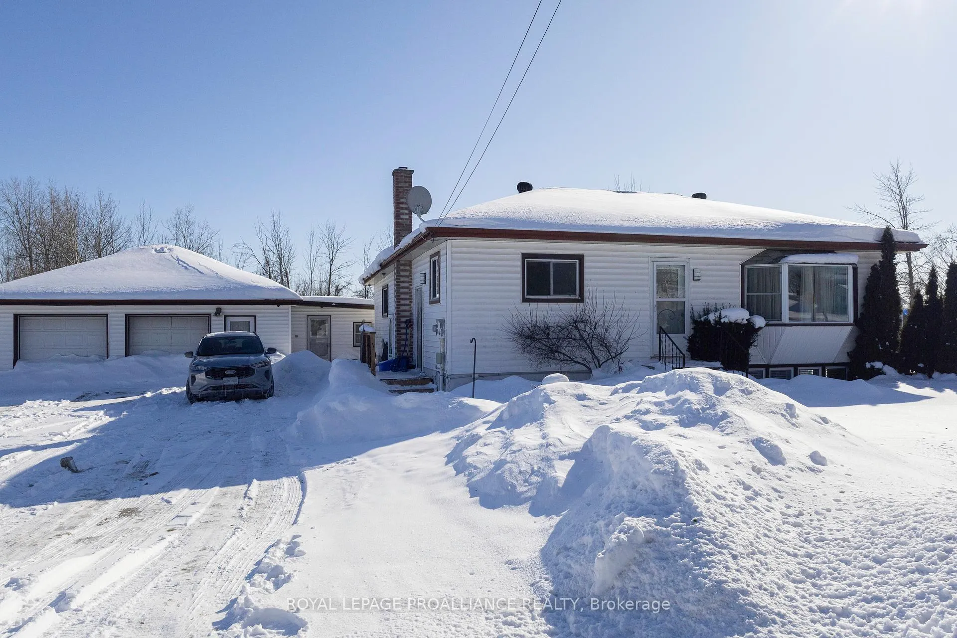 Photo 25 of 26 Cloverleaf Drive, Belleville, Thurlow Ward — HOMEH