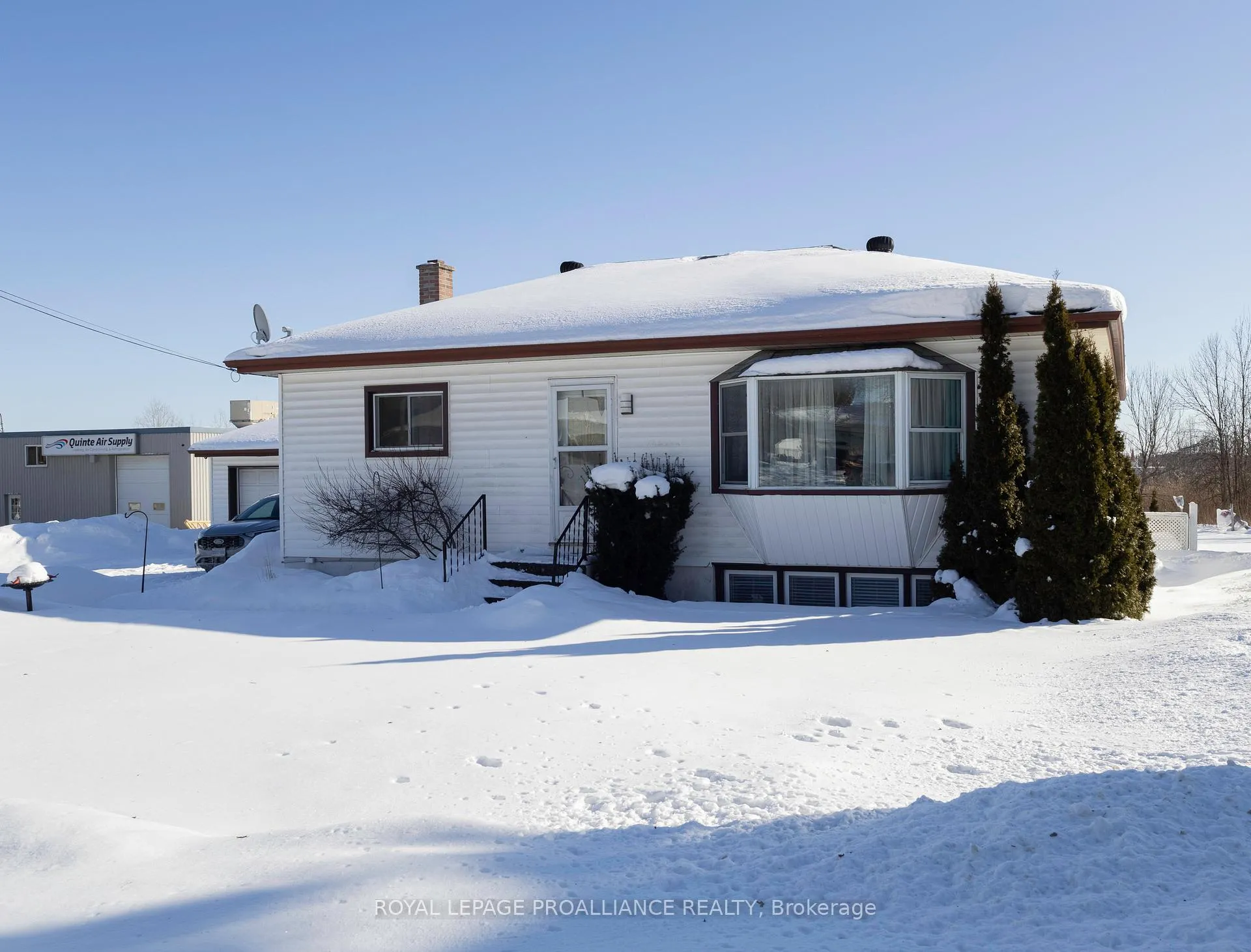 Photo 27 of 26 Cloverleaf Drive, Belleville, Thurlow Ward — HOMEH