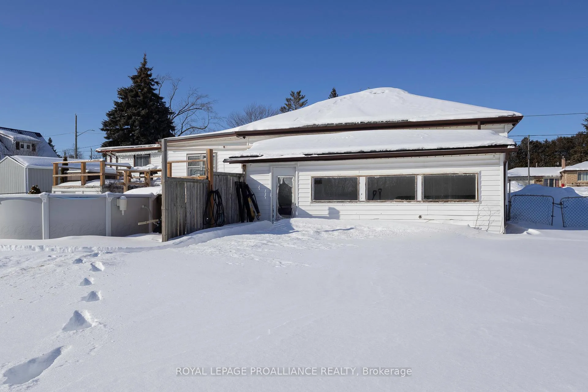 Photo 35 of 26 Cloverleaf Drive, Belleville, Thurlow Ward — HOMEH