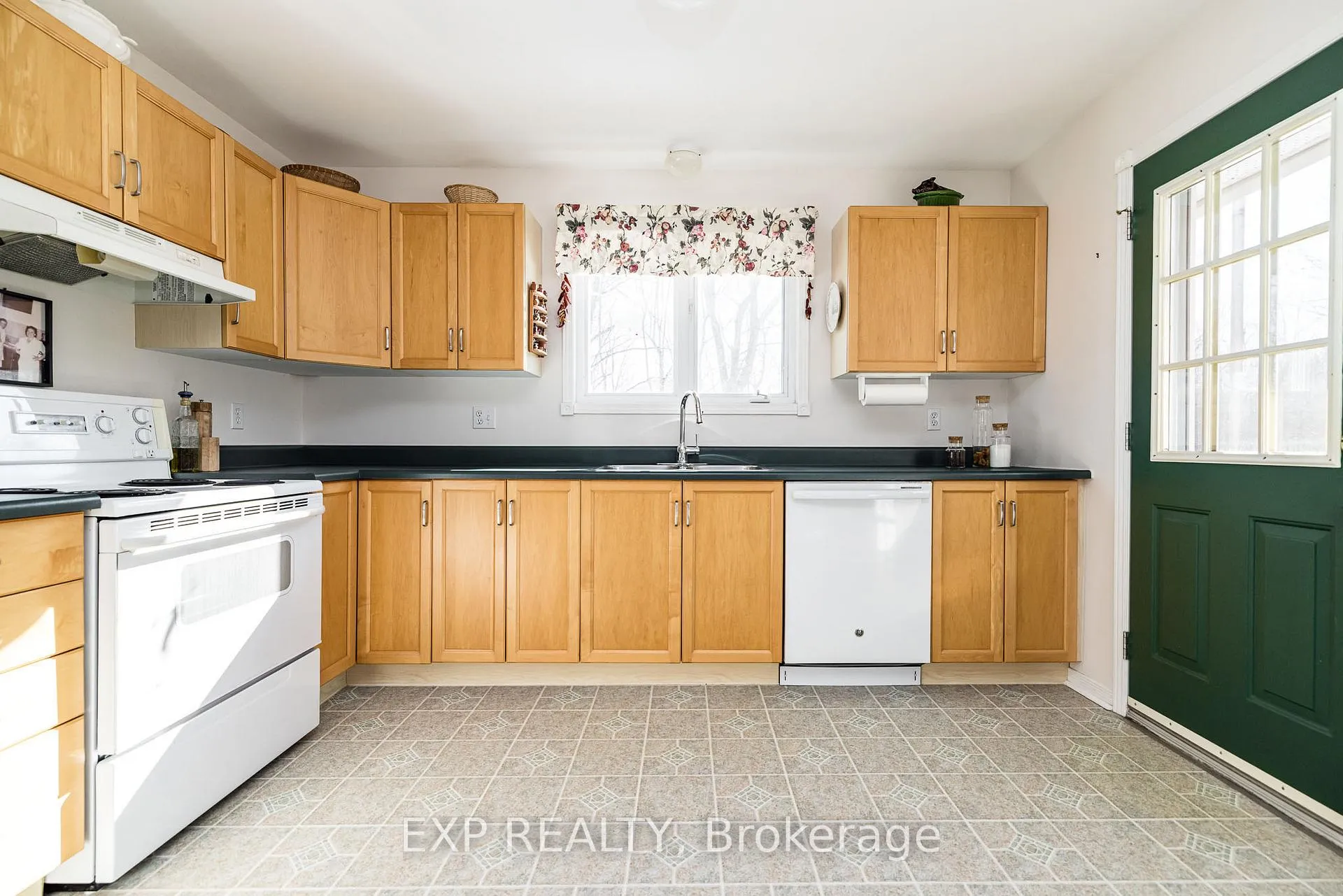 Photo 17 of 161 North Cote Drive, Beckwith, Beckwith Twp — HOMEH