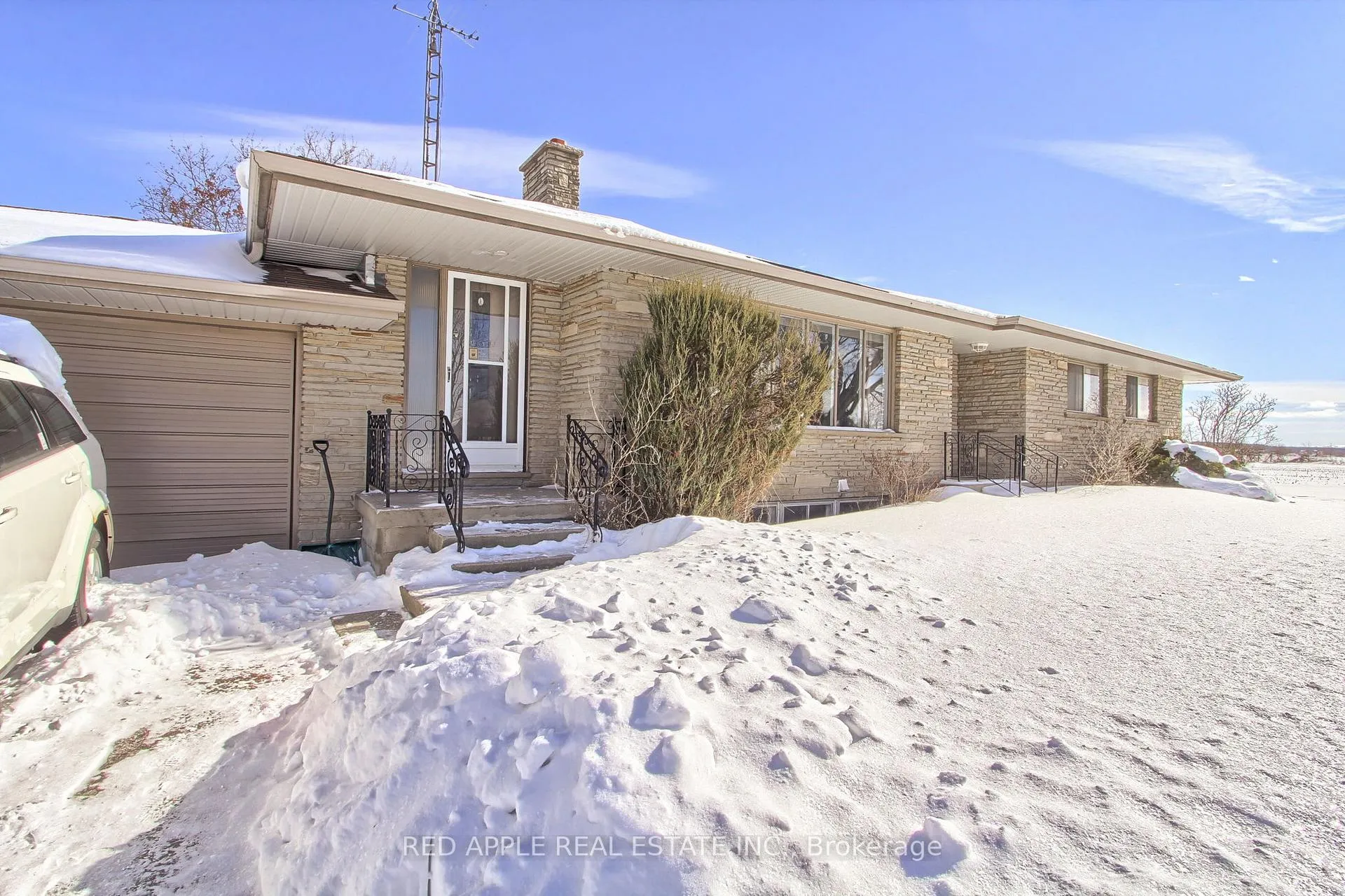 Photo 3 of 24187 Warden Avenue, Georgina, Belhaven — HOMEH