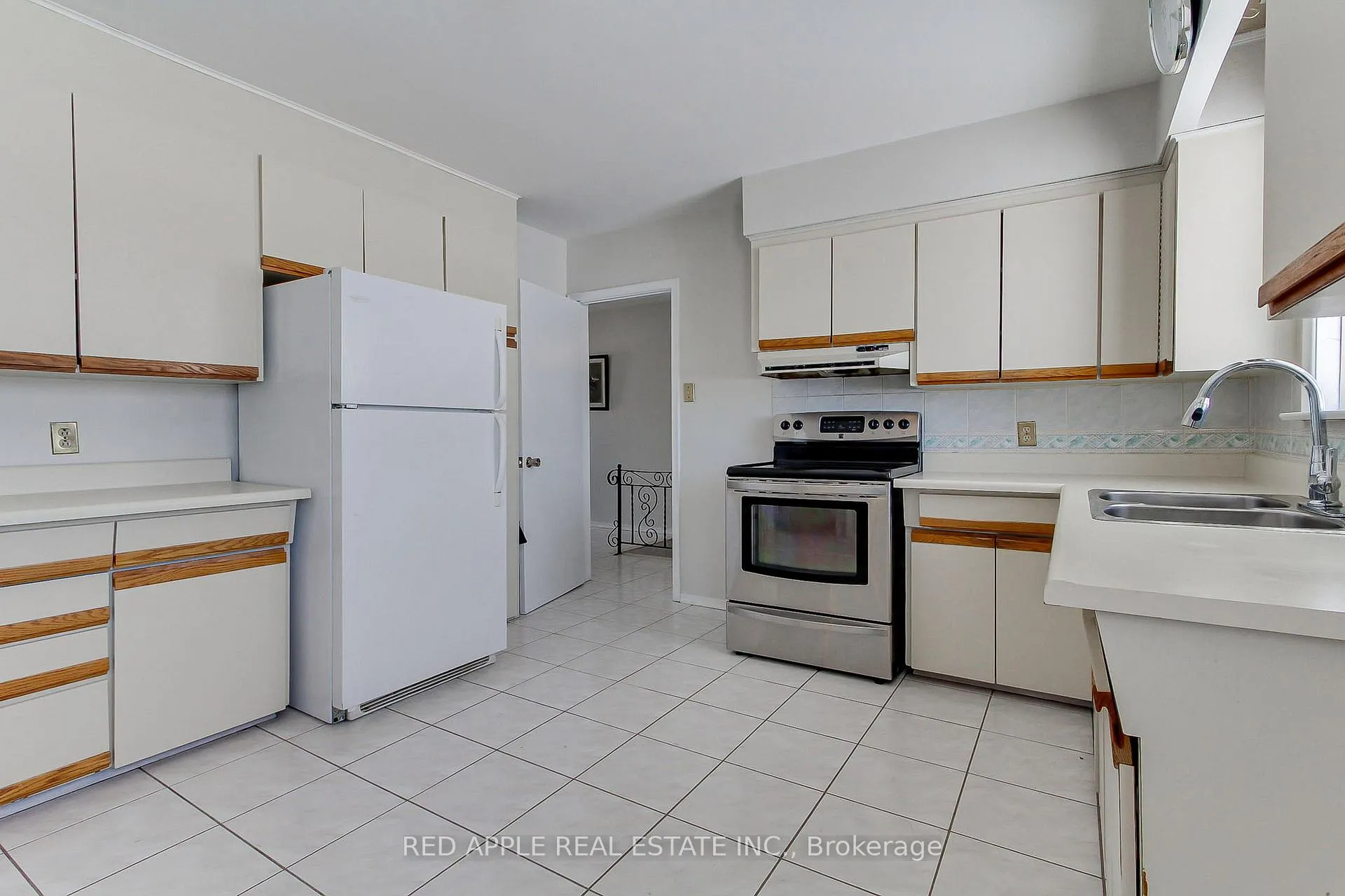 Photo 6 of 24187 Warden Avenue, Georgina, Belhaven — HOMEH
