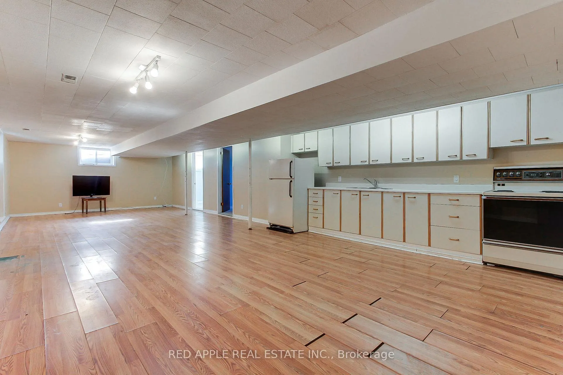 Photo 18 of 24187 Warden Avenue, Georgina, Belhaven — HOMEH