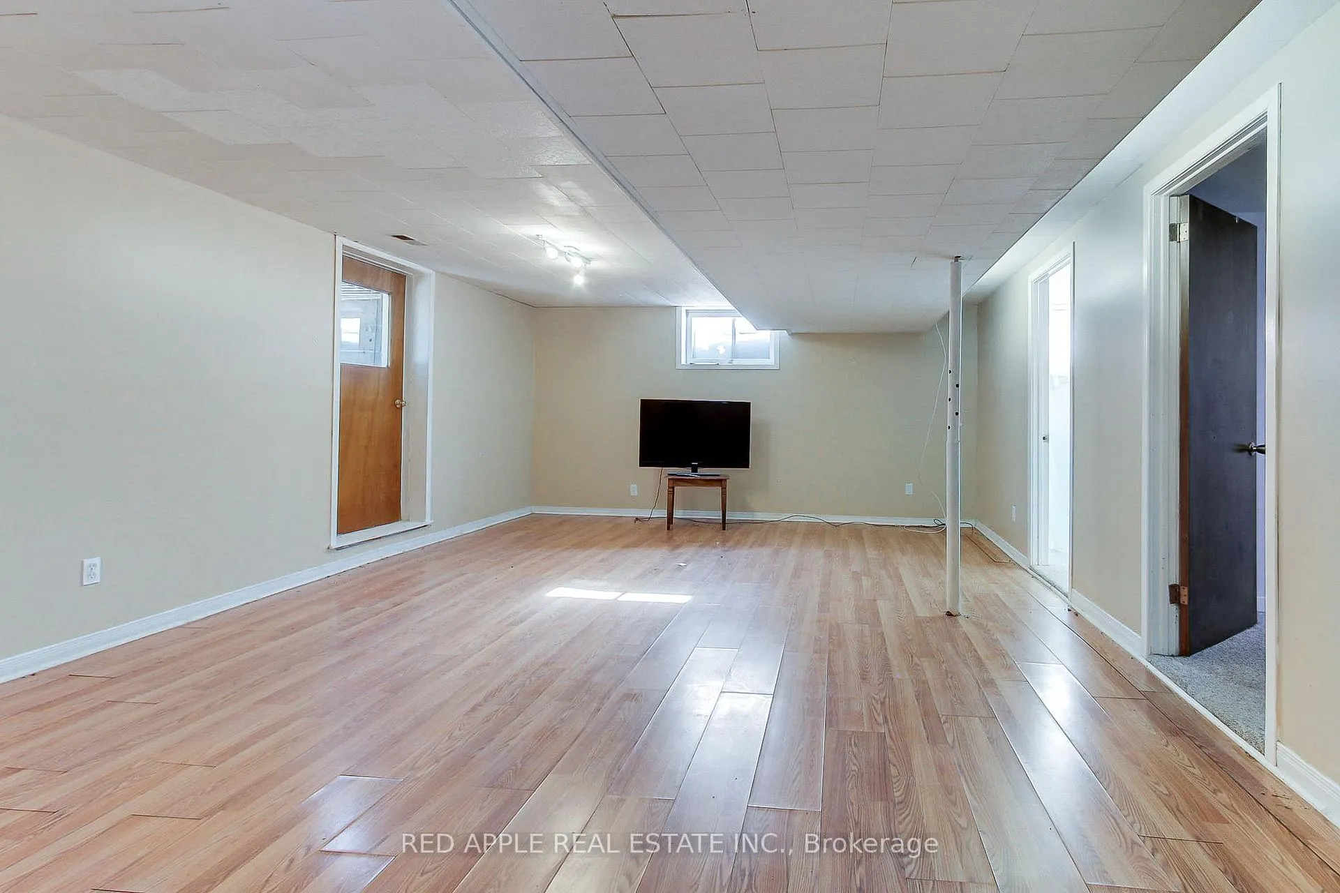 Photo 20 of 24187 Warden Avenue, Georgina, Belhaven — HOMEH