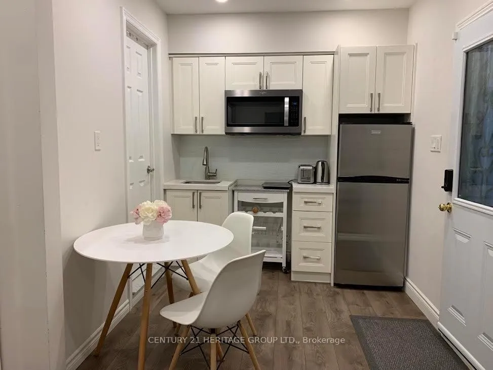 Photo 1 of Unit Main Floor, 15 Valleyway Crescent, Vaughan, Maple — HOMEH