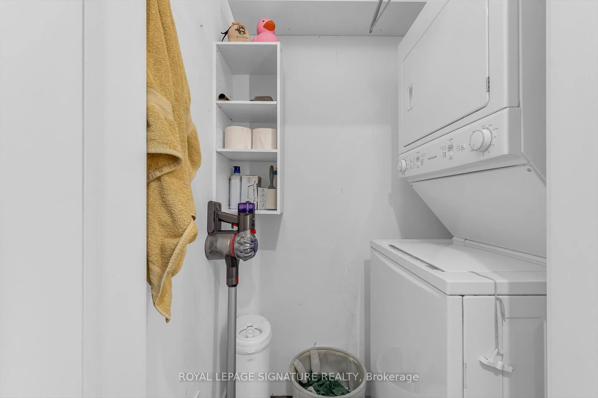 Photo 5 of Unit 127, 101 Shoreview Place, Hamilton, Lakeshore — HOMEH
