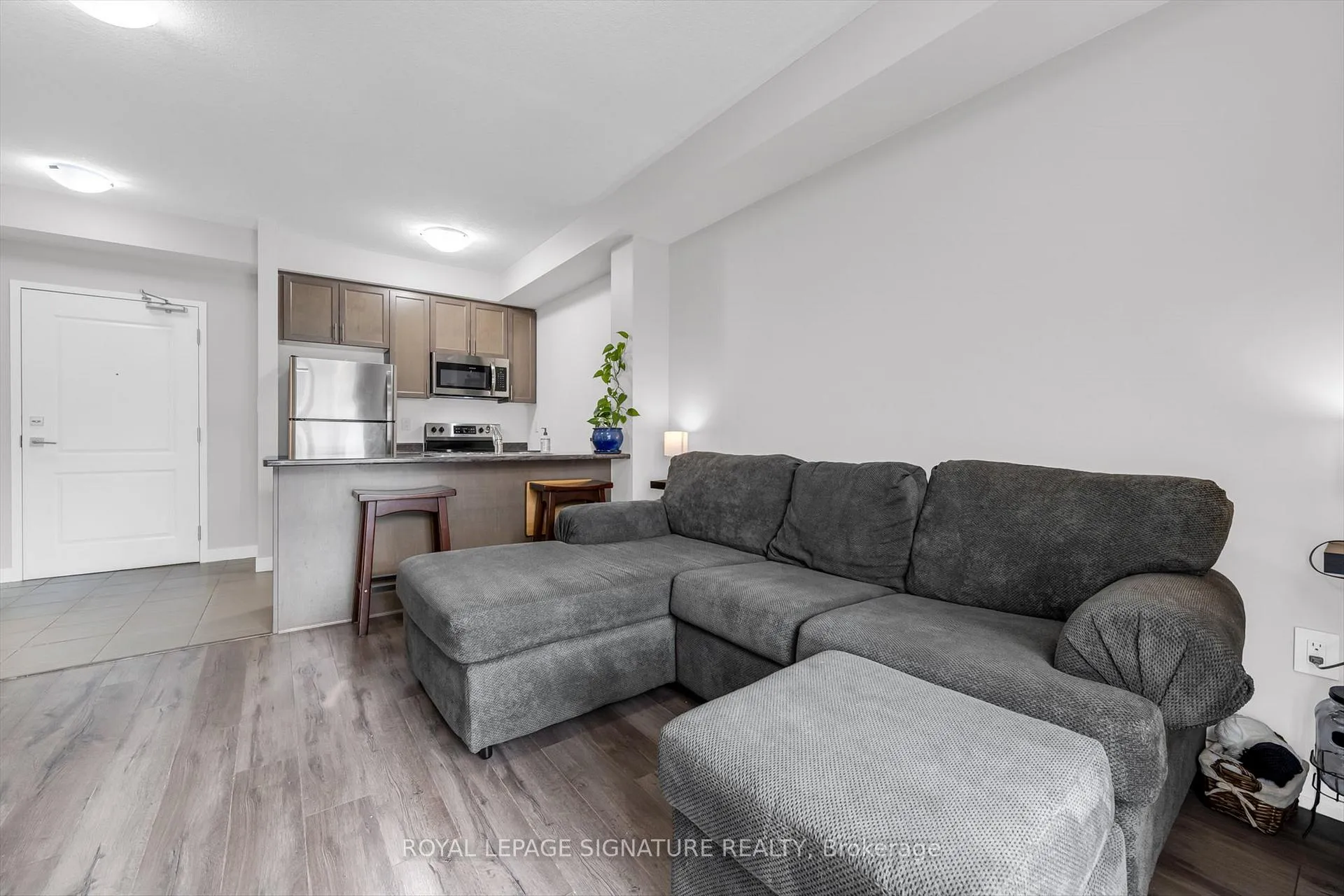 Photo 10 of Unit 127, 101 Shoreview Place, Hamilton, Lakeshore — HOMEH